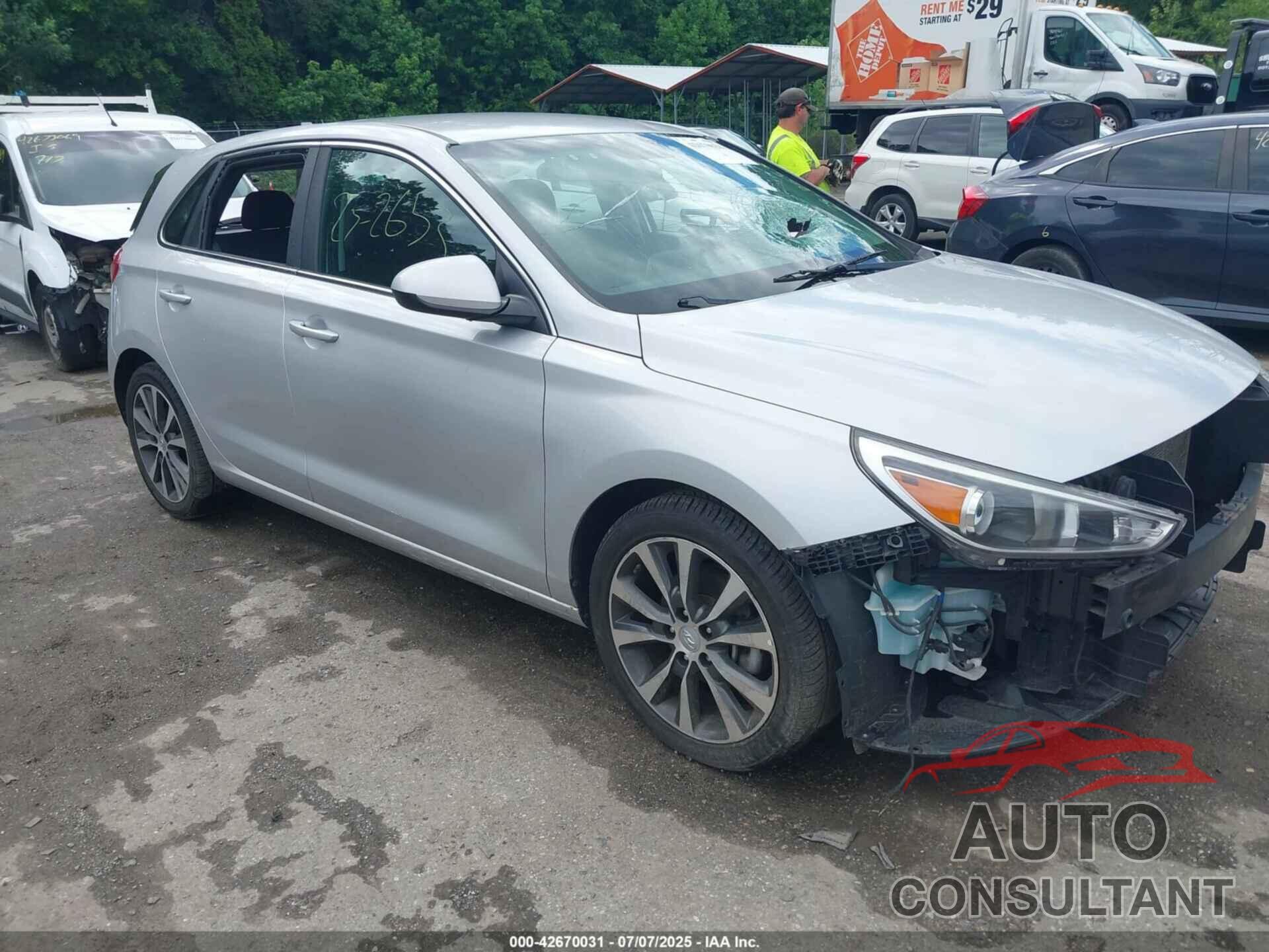 HYUNDAI ELANTRA GT 2018 - KMHH35LE5JU027392