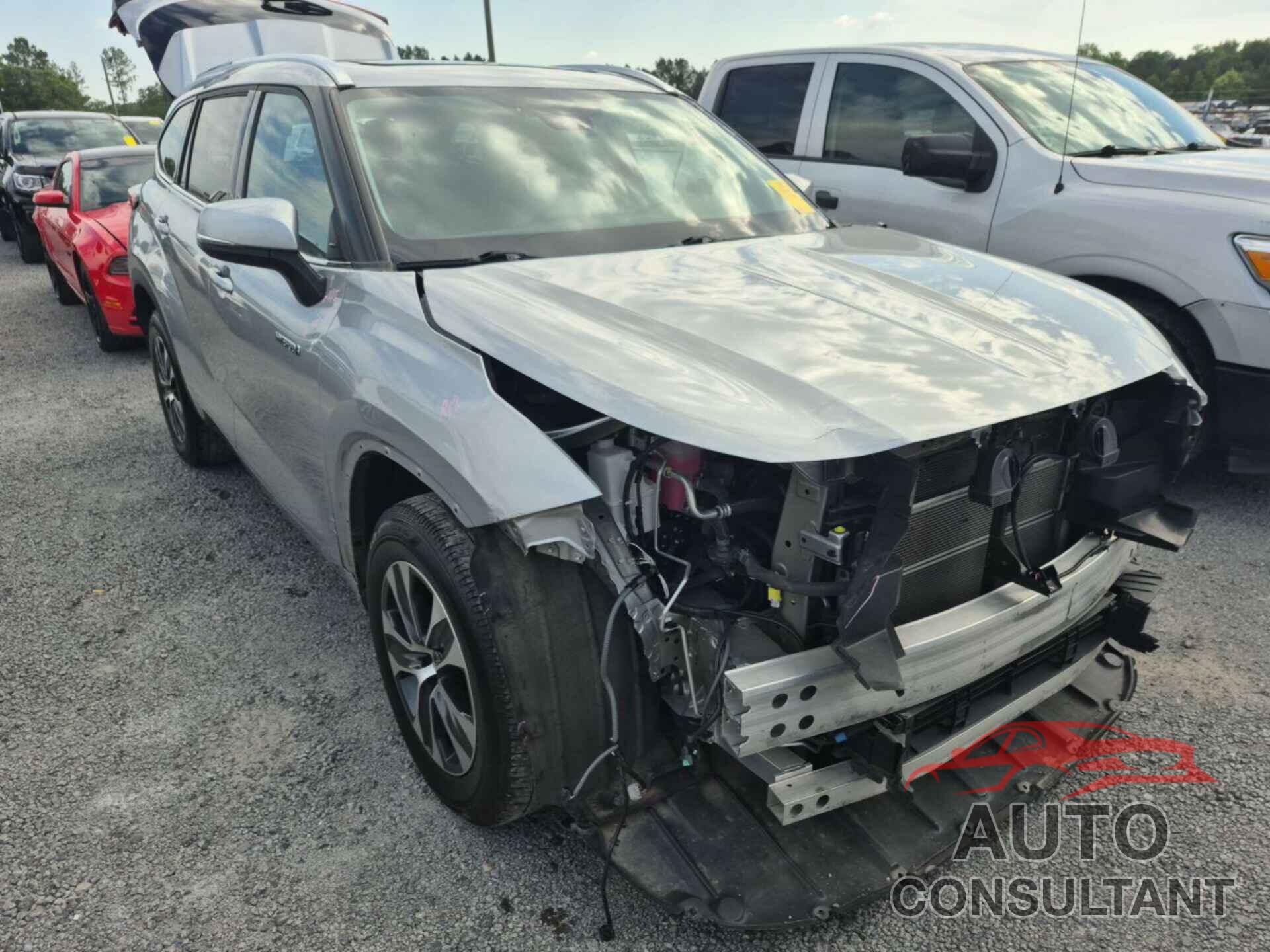 TOYOTA HIGHLANDER 2021 - 5TDHARAH4MS011983