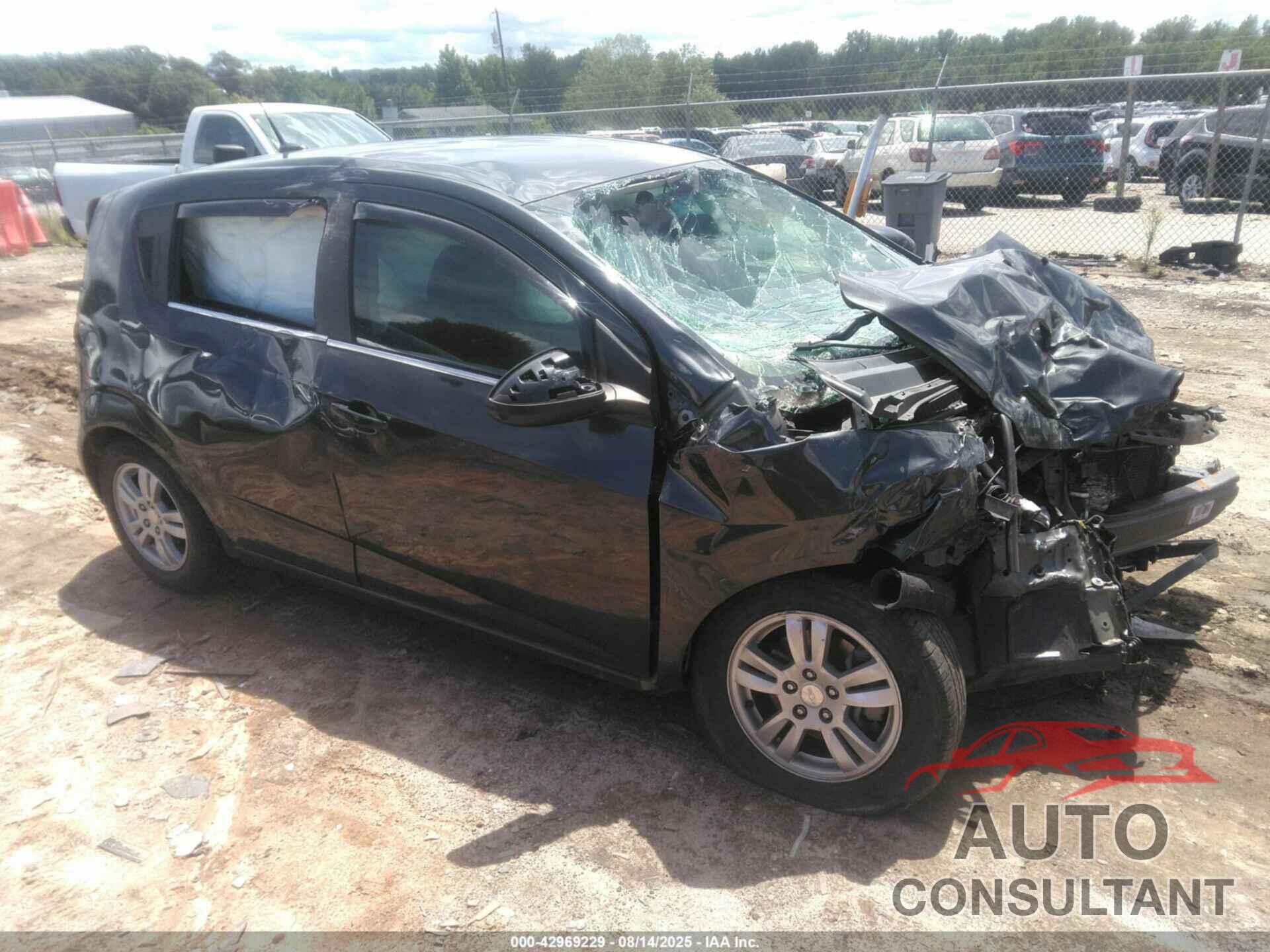 CHEVROLET SONIC 2014 - 1G1JC6SH2E4116827