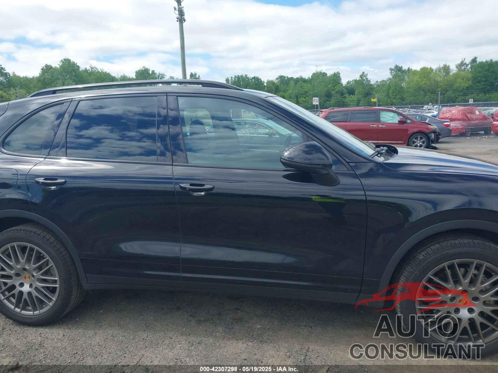 PORSCHE CAYENNE 2017 - WP1AB2A22HLA51972