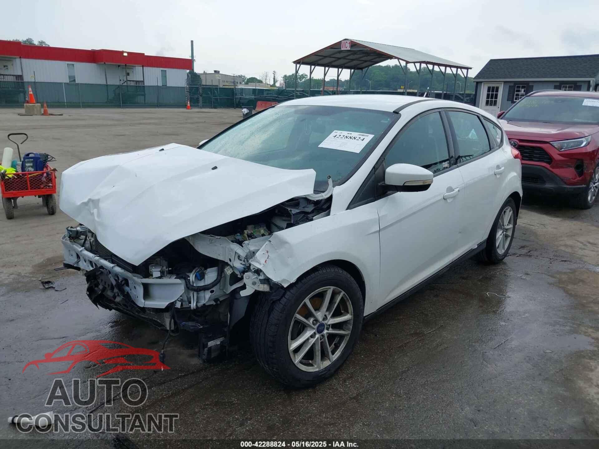 FORD FOCUS 2017 - 1FADP3K28HL267304