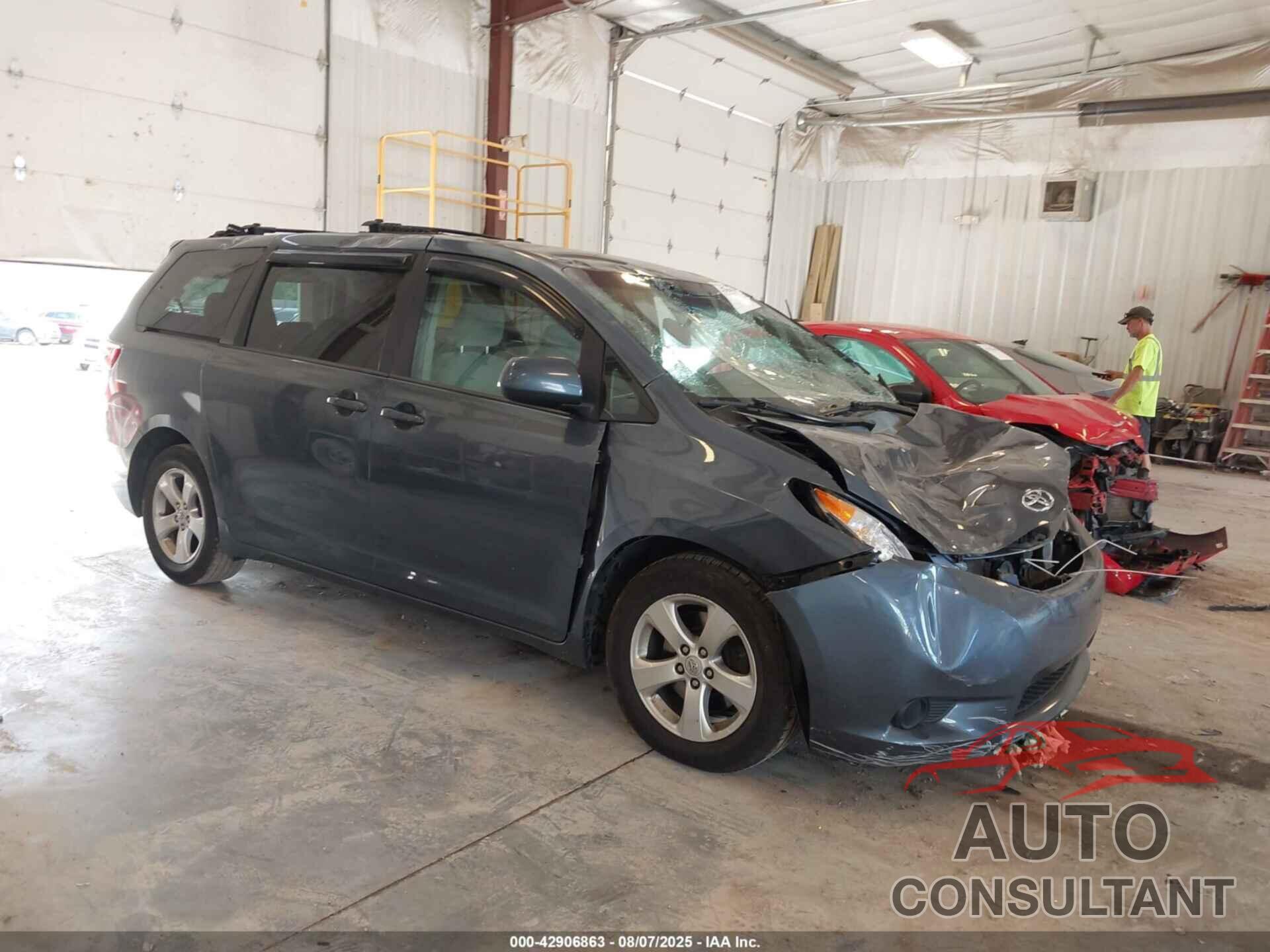 TOYOTA SIENNA 2015 - 5TDKK3DC9FS667468