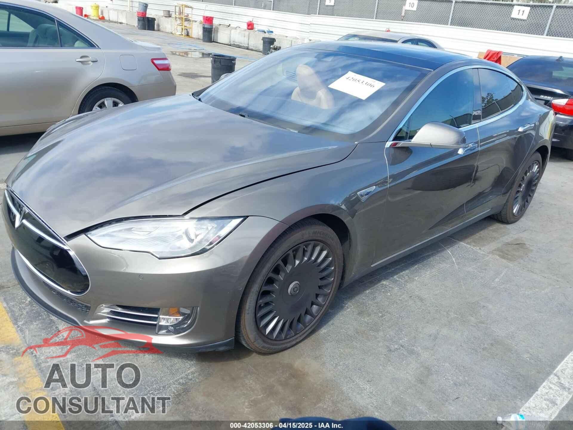 TESLA MODEL S 2015 - 5YJSA1E14FF120455
