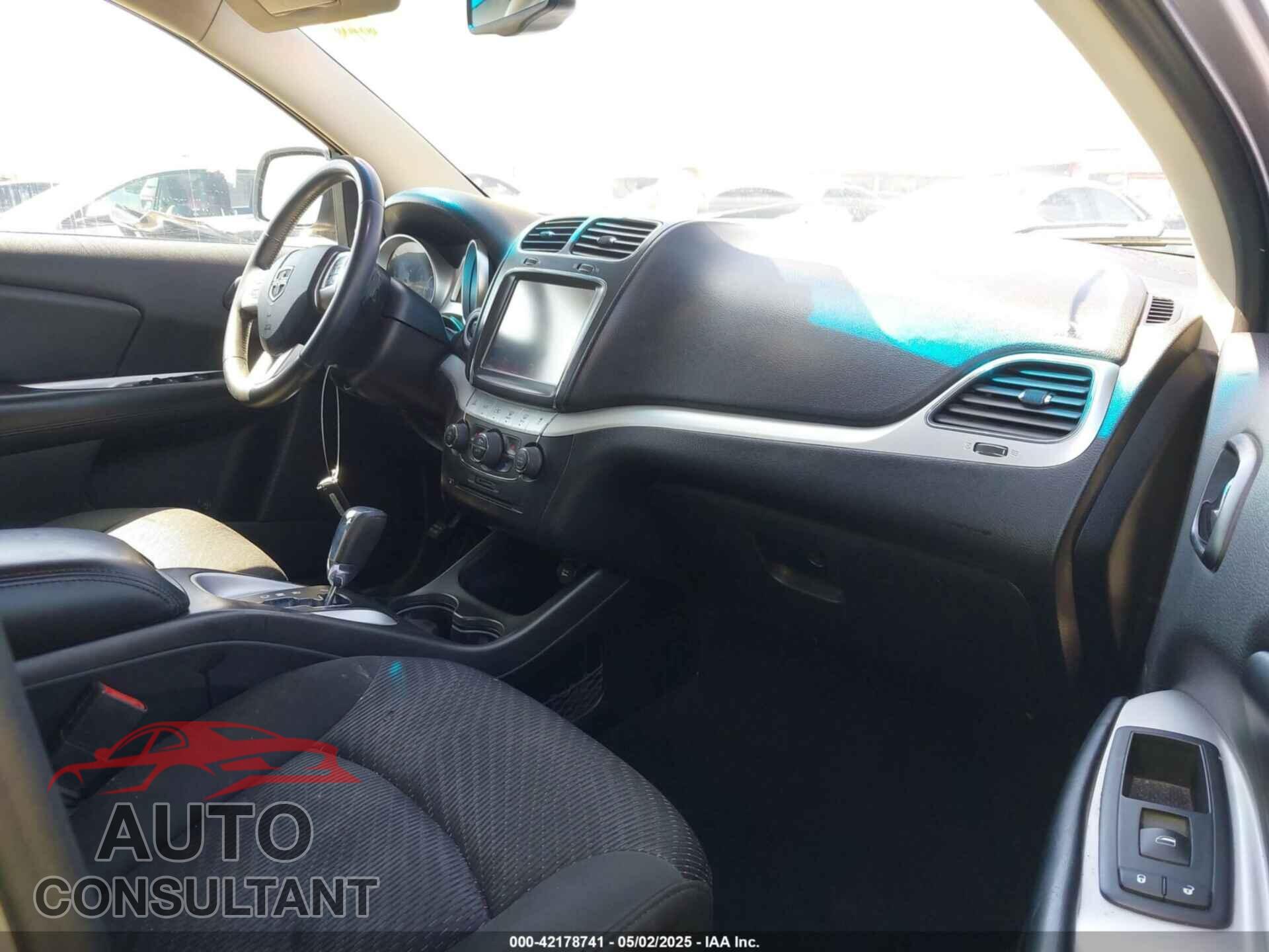 DODGE JOURNEY 2015 - 3C4PDCBB2FT747985
