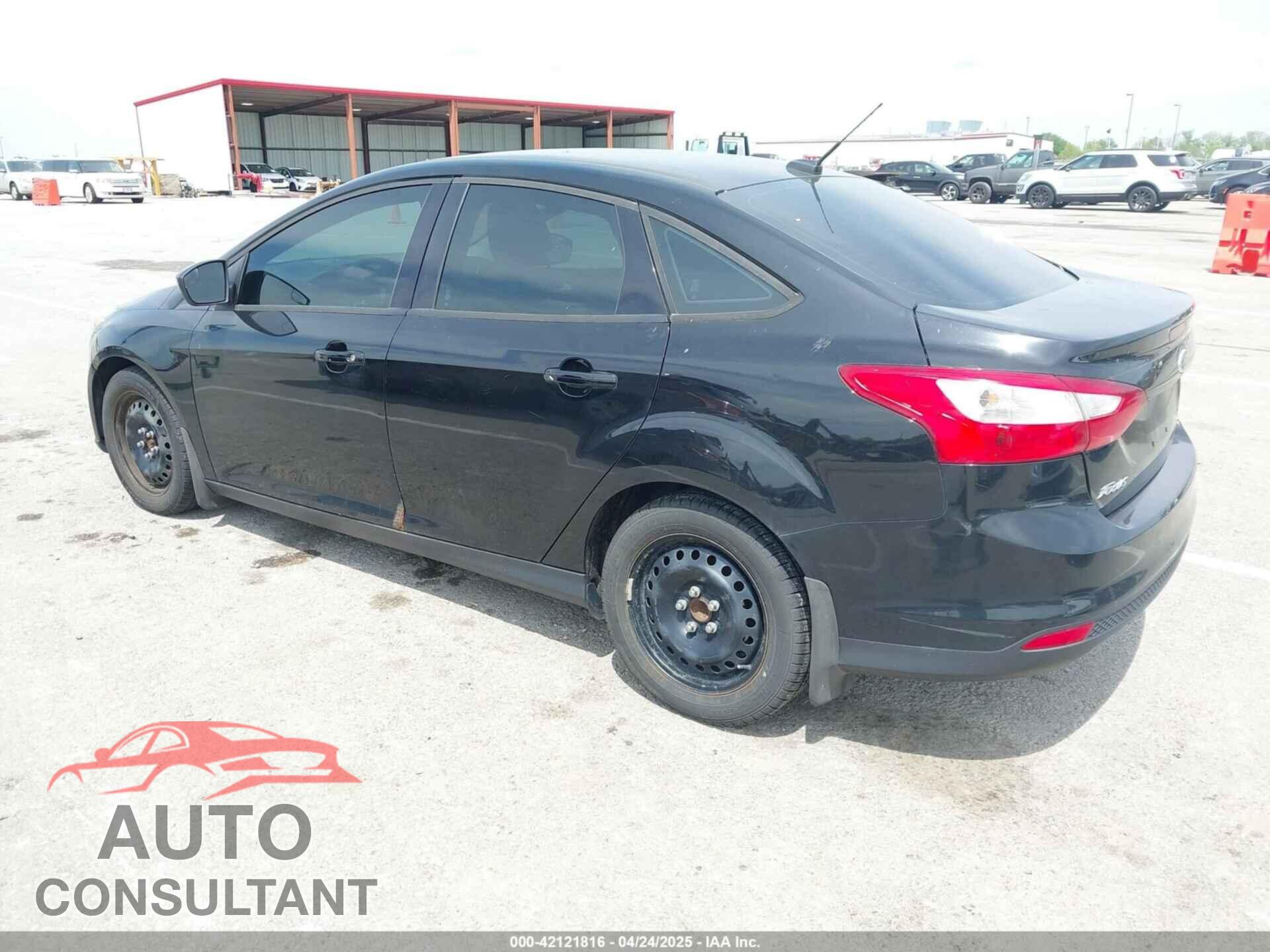 FORD FOCUS 2012 - 1FAHP3F24CL275128