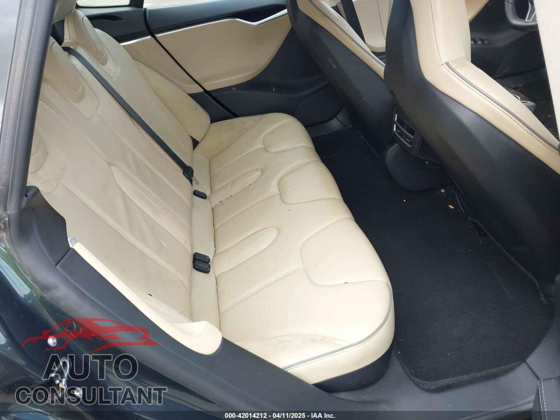 TESLA MODEL S 2013 - 5YJSA1CN1DFP27013