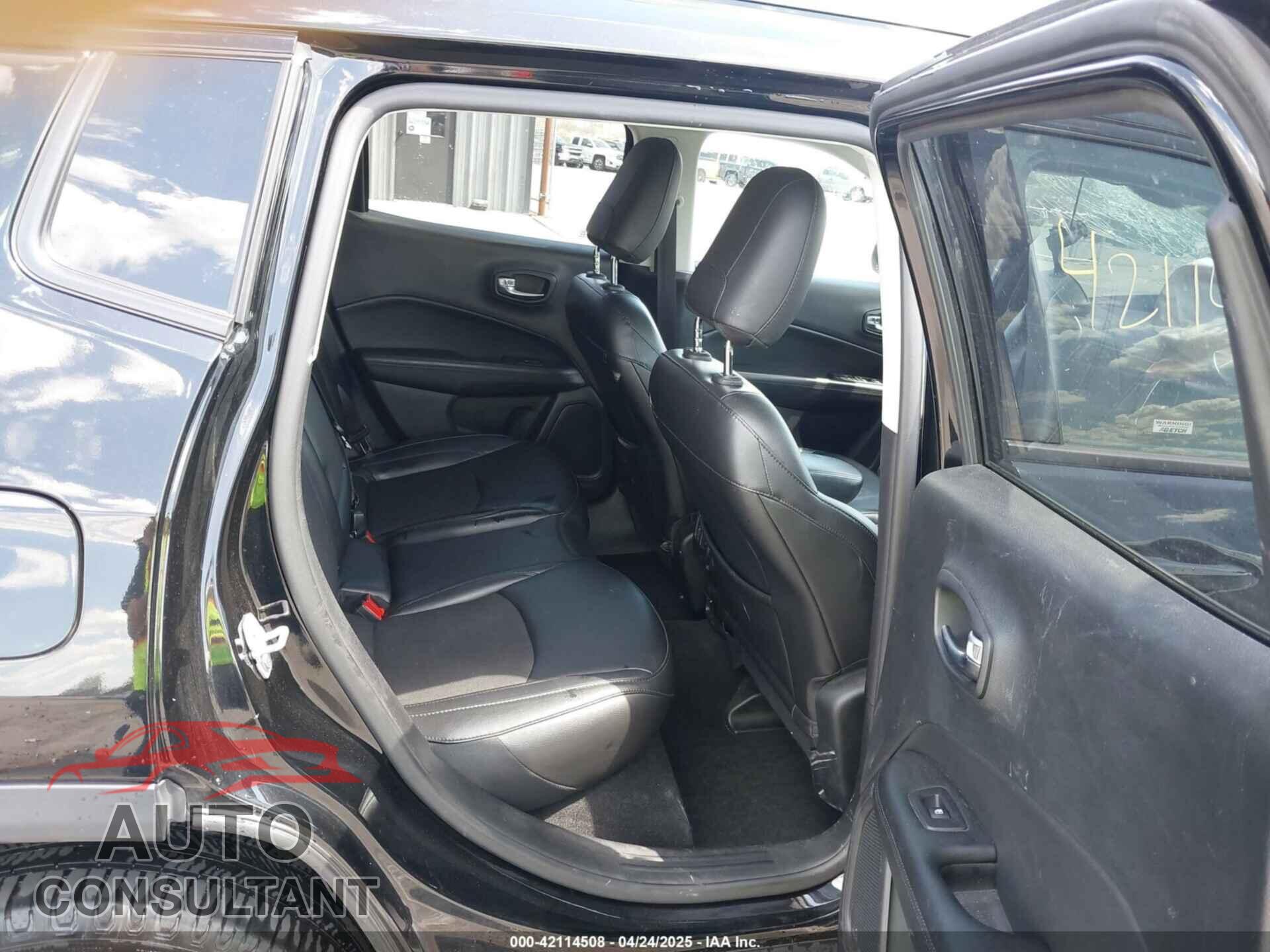 JEEP COMPASS 2020 - 3C4NJDBB7LT117638