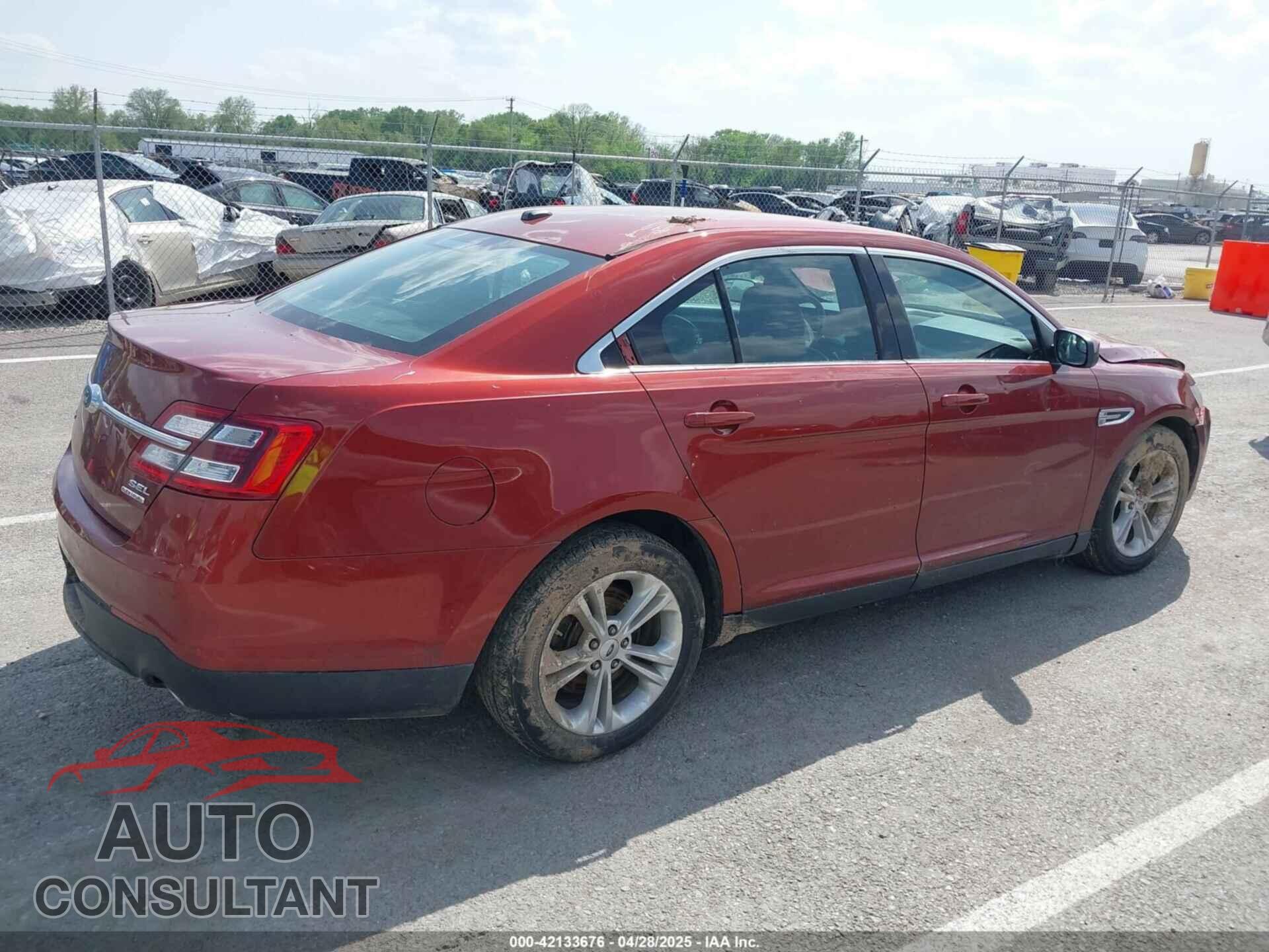 FORD TAURUS 2014 - 1FAHP2E82EG157445