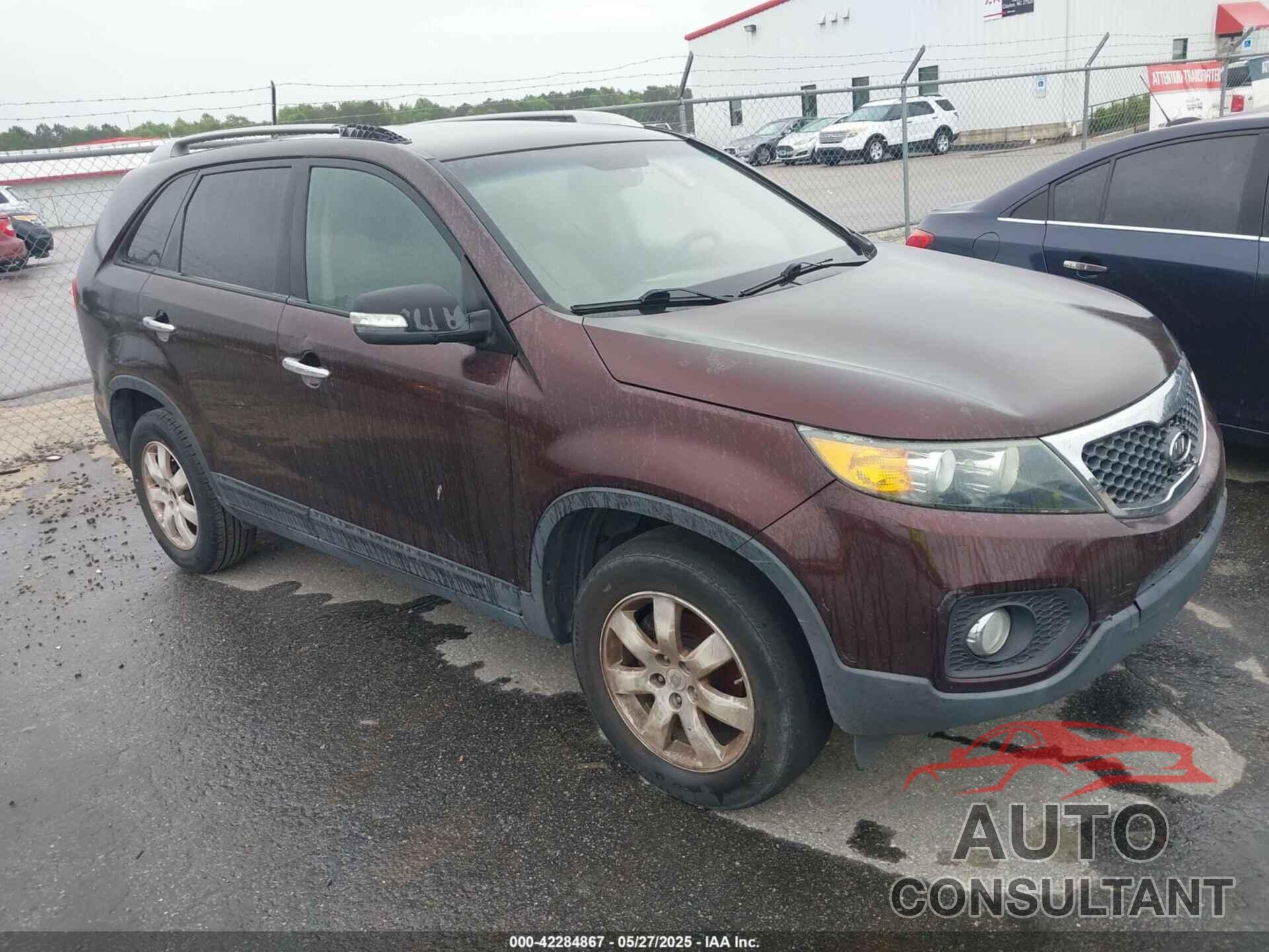 KIA SORENTO 2011 - 5XYKT4A11BG075222