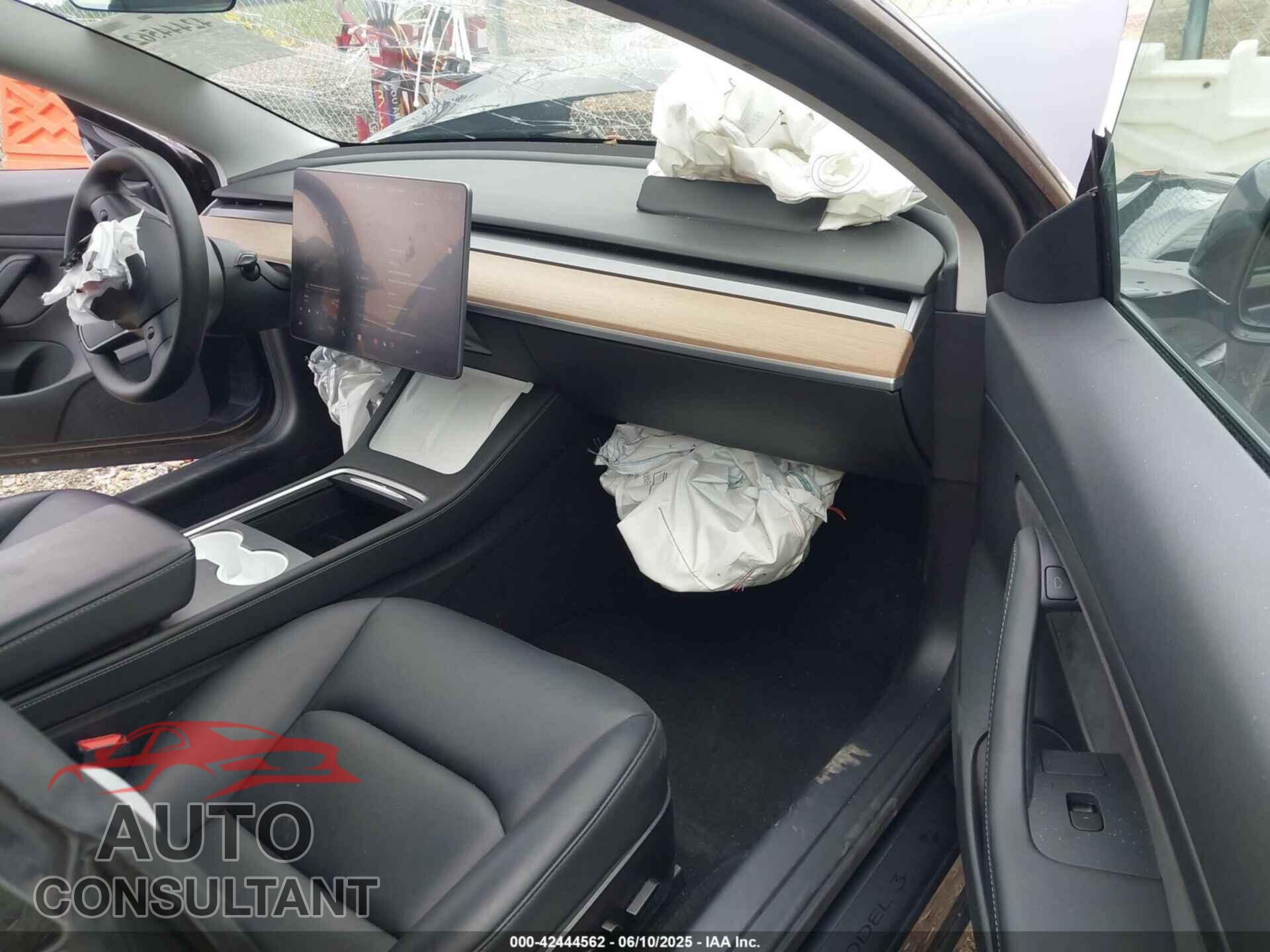 TESLA MODEL 3 2021 - 5YJ3E1EA1MF911192