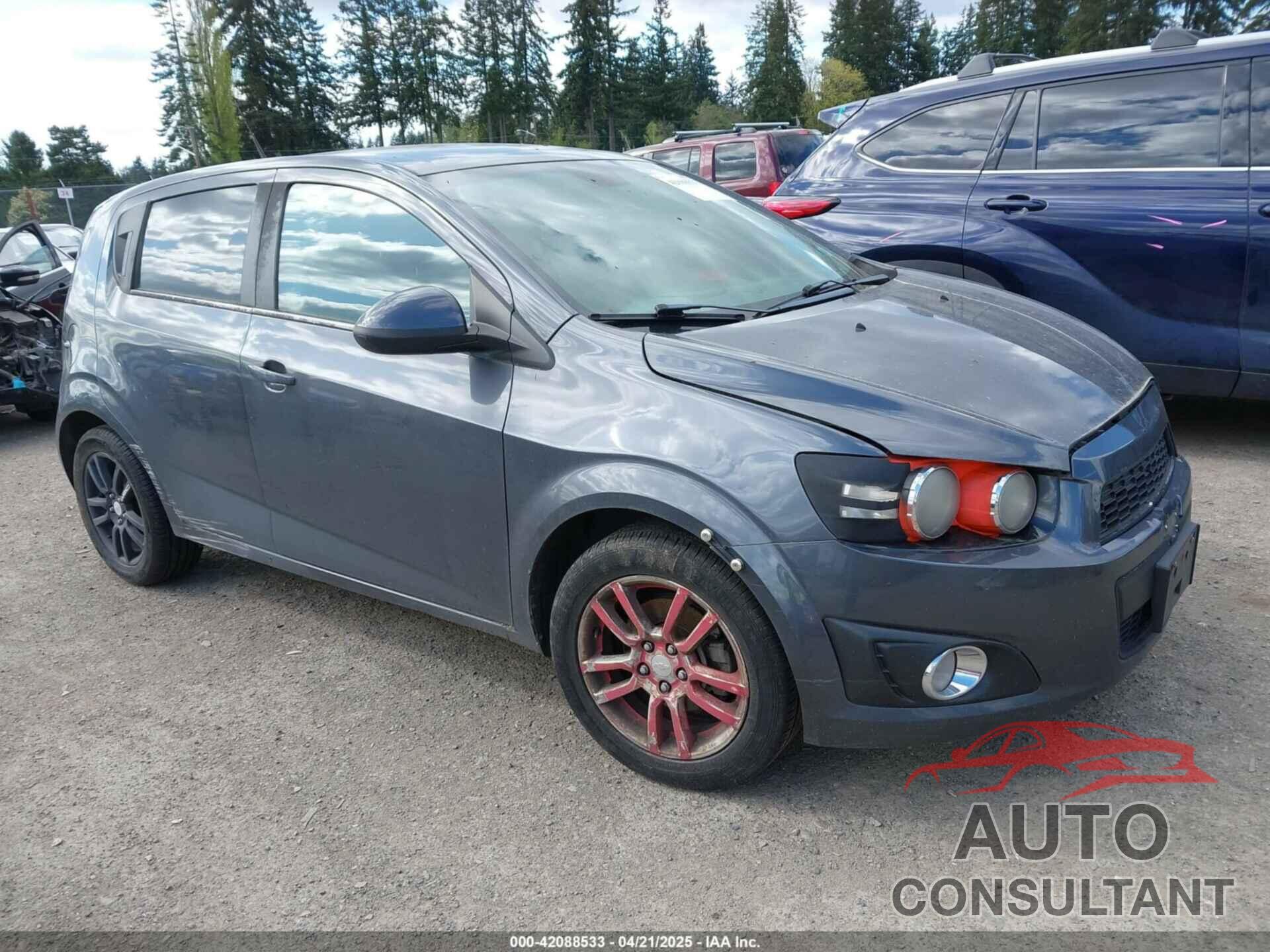 CHEVROLET SONIC 2013 - 1G1JD6SG1D4175273