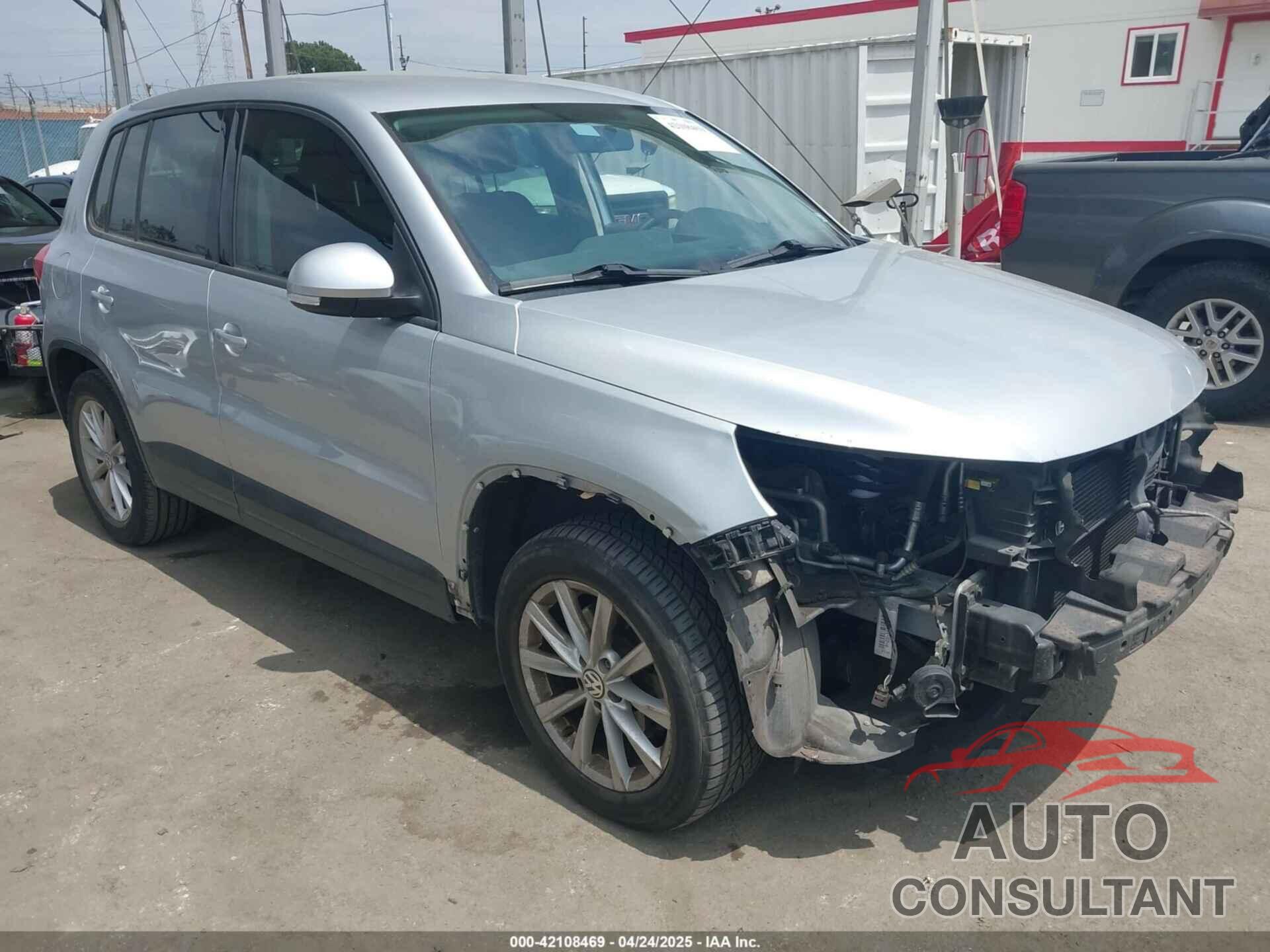 VOLKSWAGEN TIGUAN 2017 - WVGAV7AX2HK043695