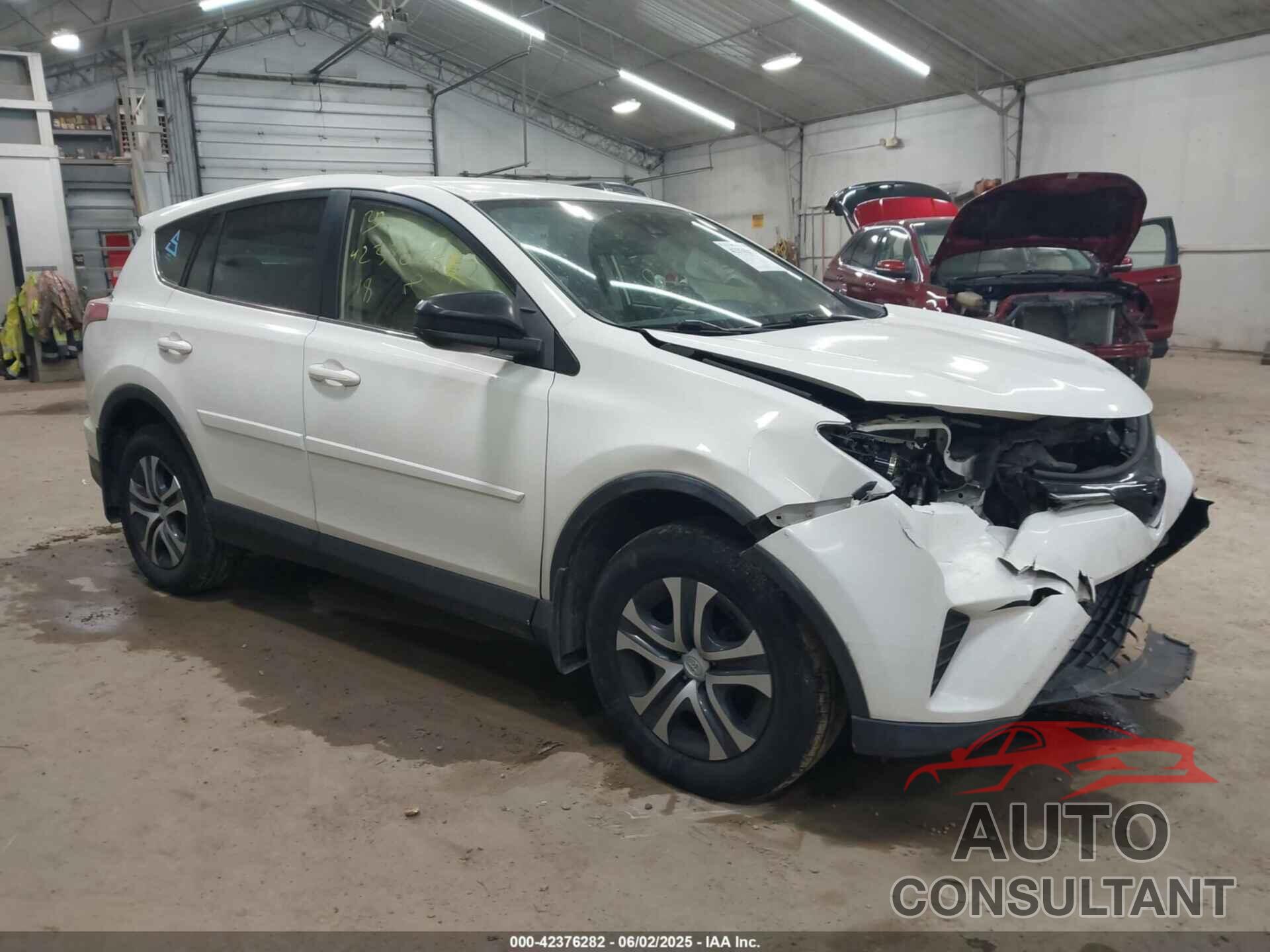 TOYOTA RAV4 2018 - JTMBFREV7JJ207951