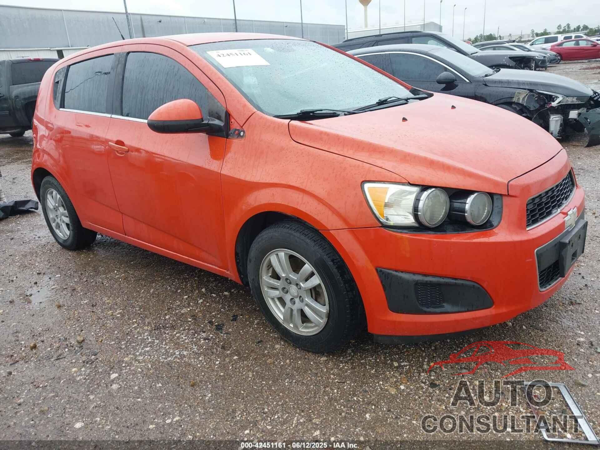 CHEVROLET SONIC 2013 - 1G1JC6SH6D4216850