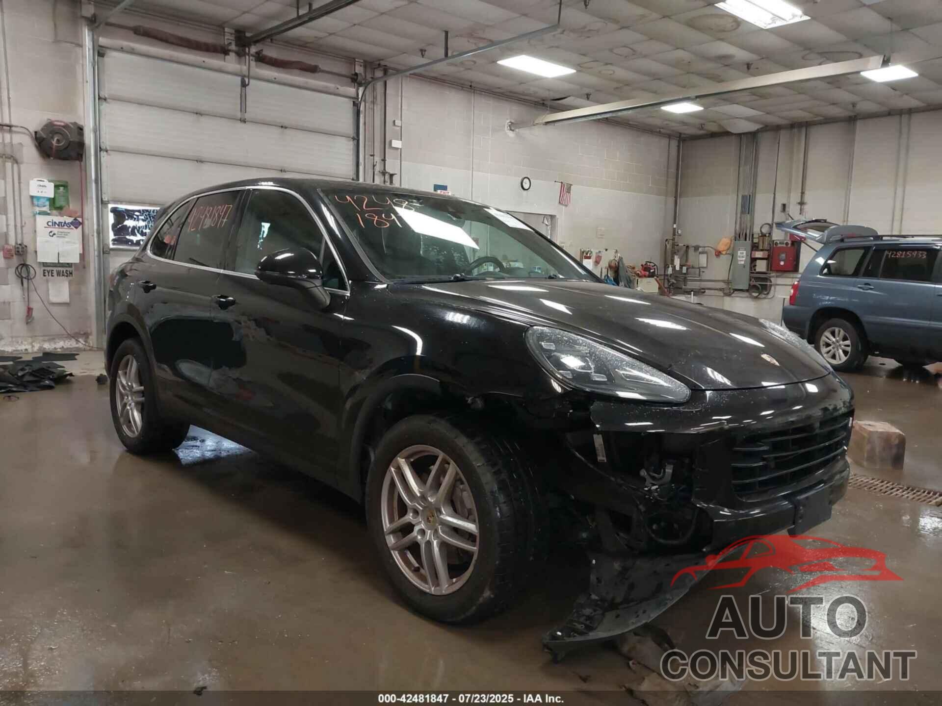 PORSCHE CAYENNE 2016 - WP1AA2A27GLA08360