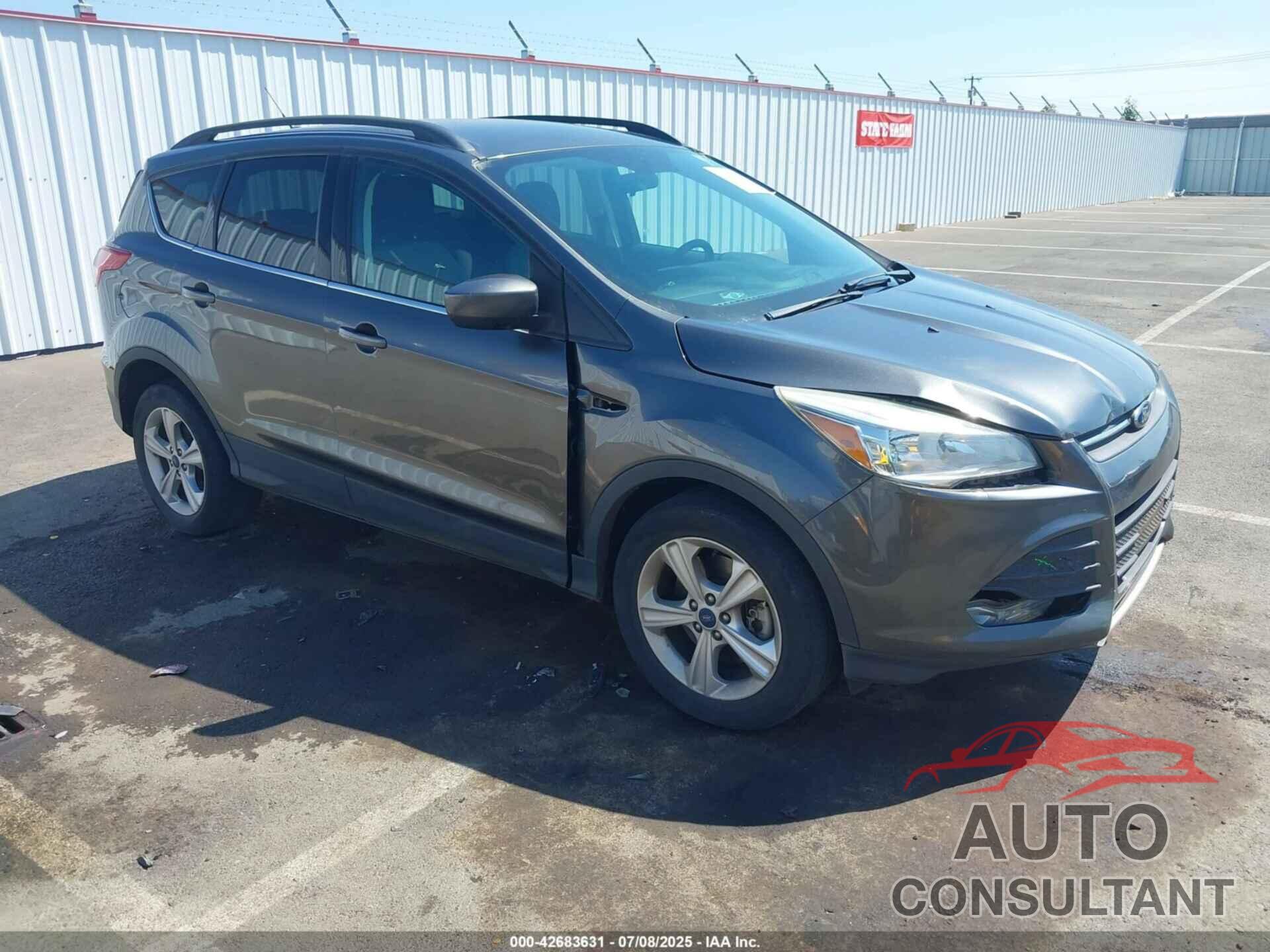 FORD ESCAPE 2015 - 1FMCU9G9XFUC05722