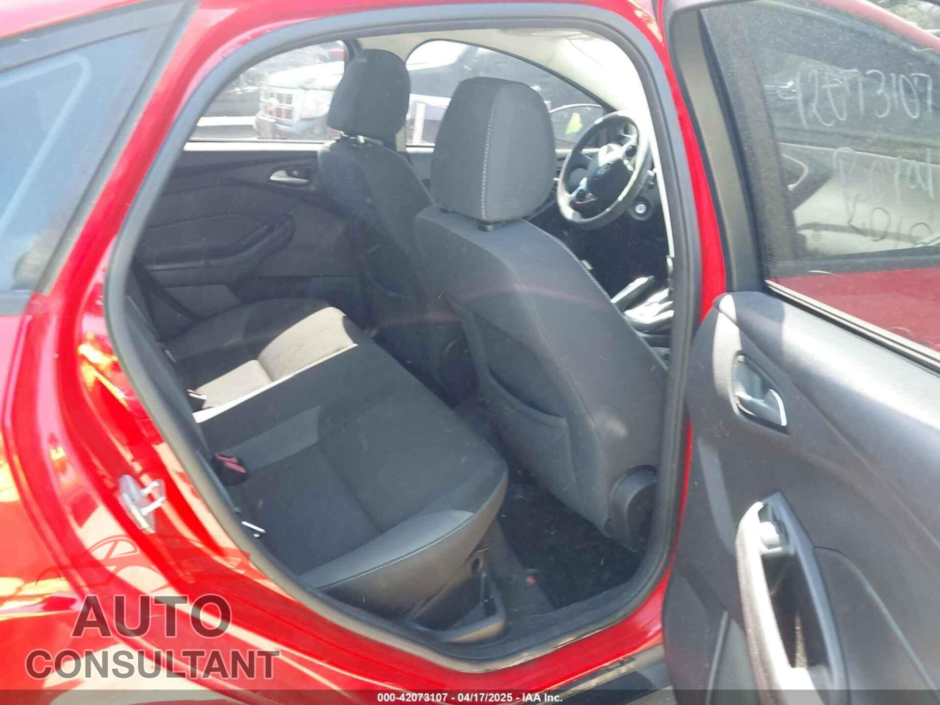 FORD FOCUS 2014 - 1FADP3F2XELI64830