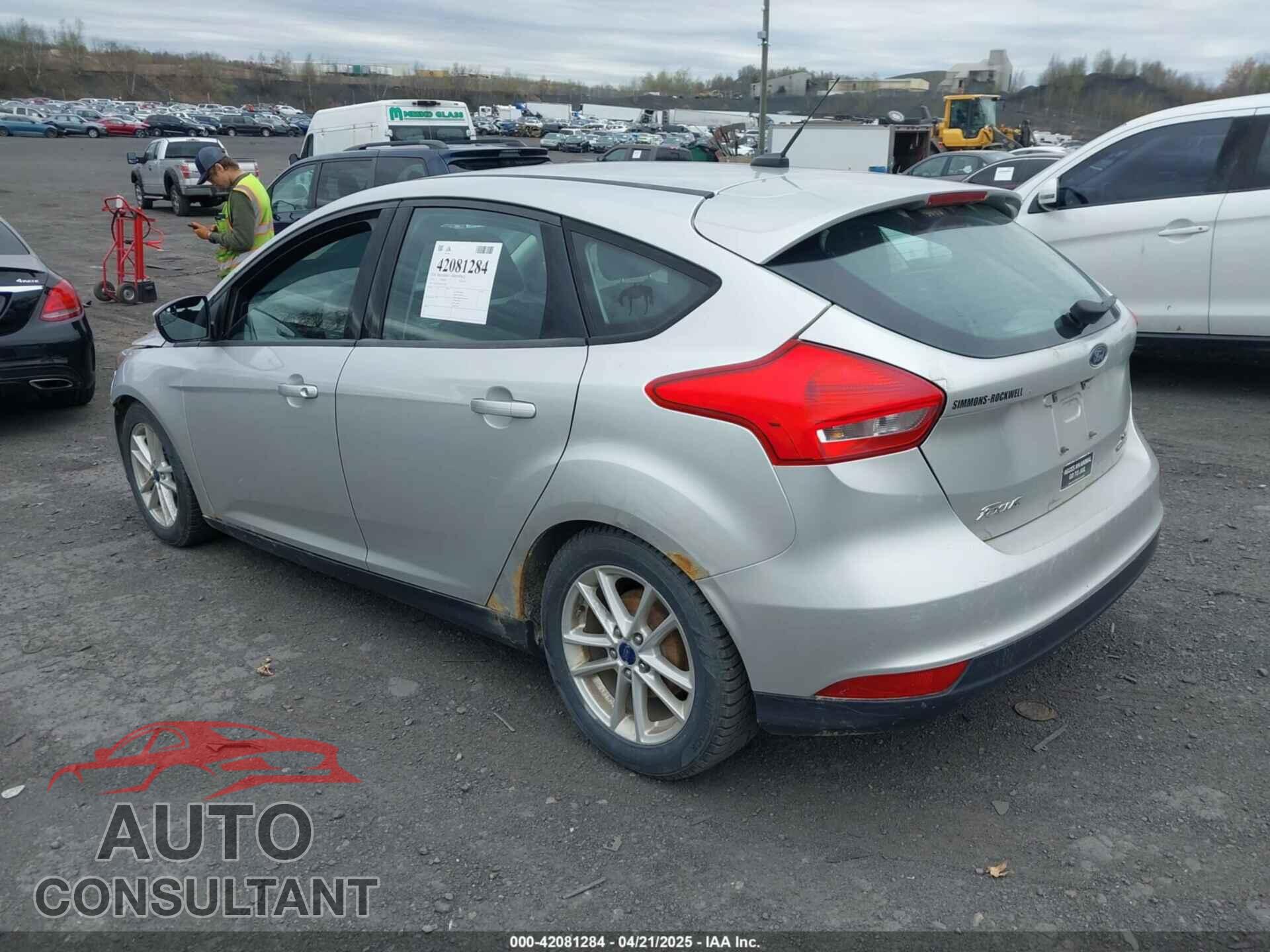 FORD FOCUS 2015 - 1FADP3K27FL245114