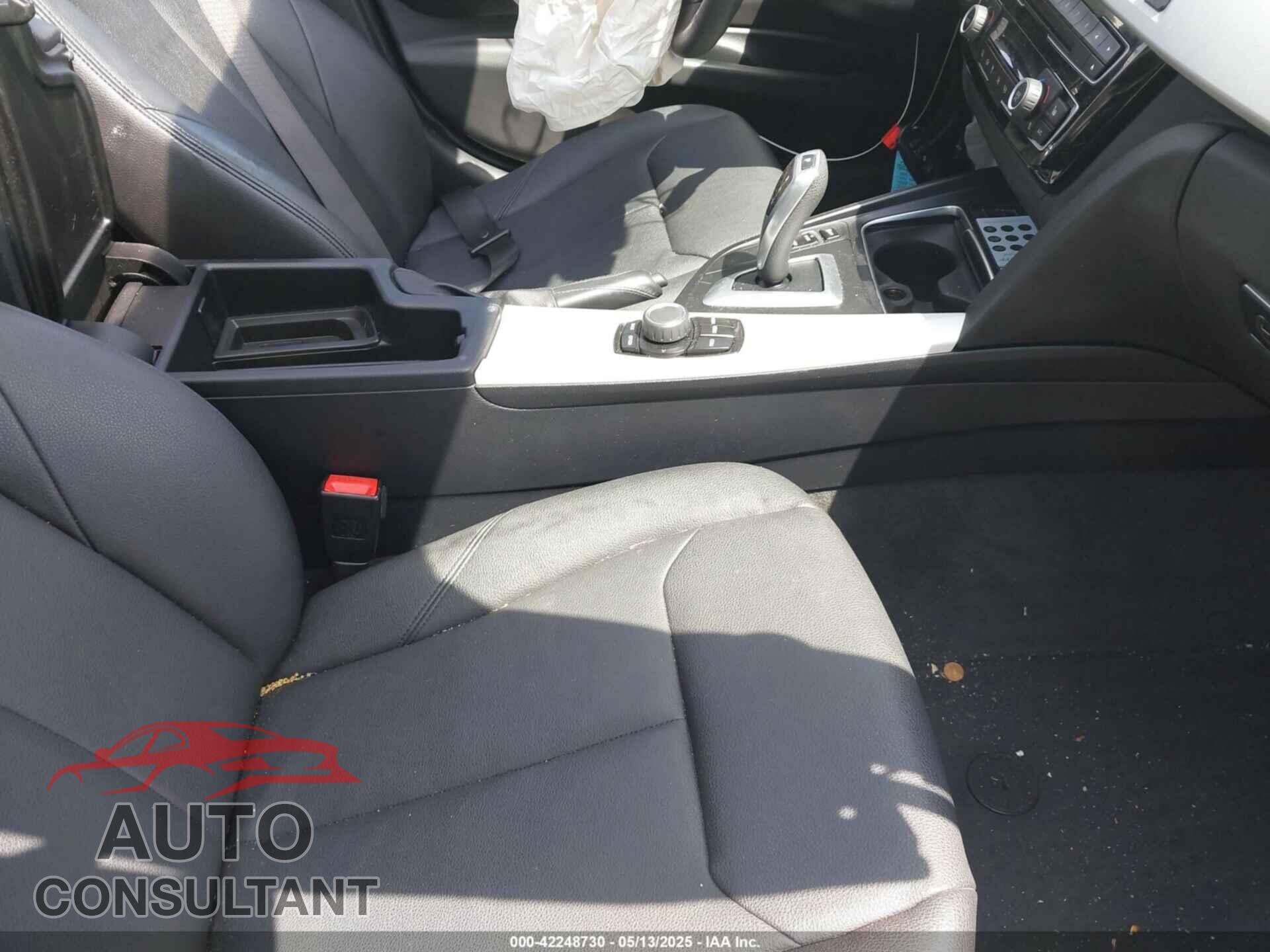 BMW 320 2018 - WBA8A3C5XJA505576
