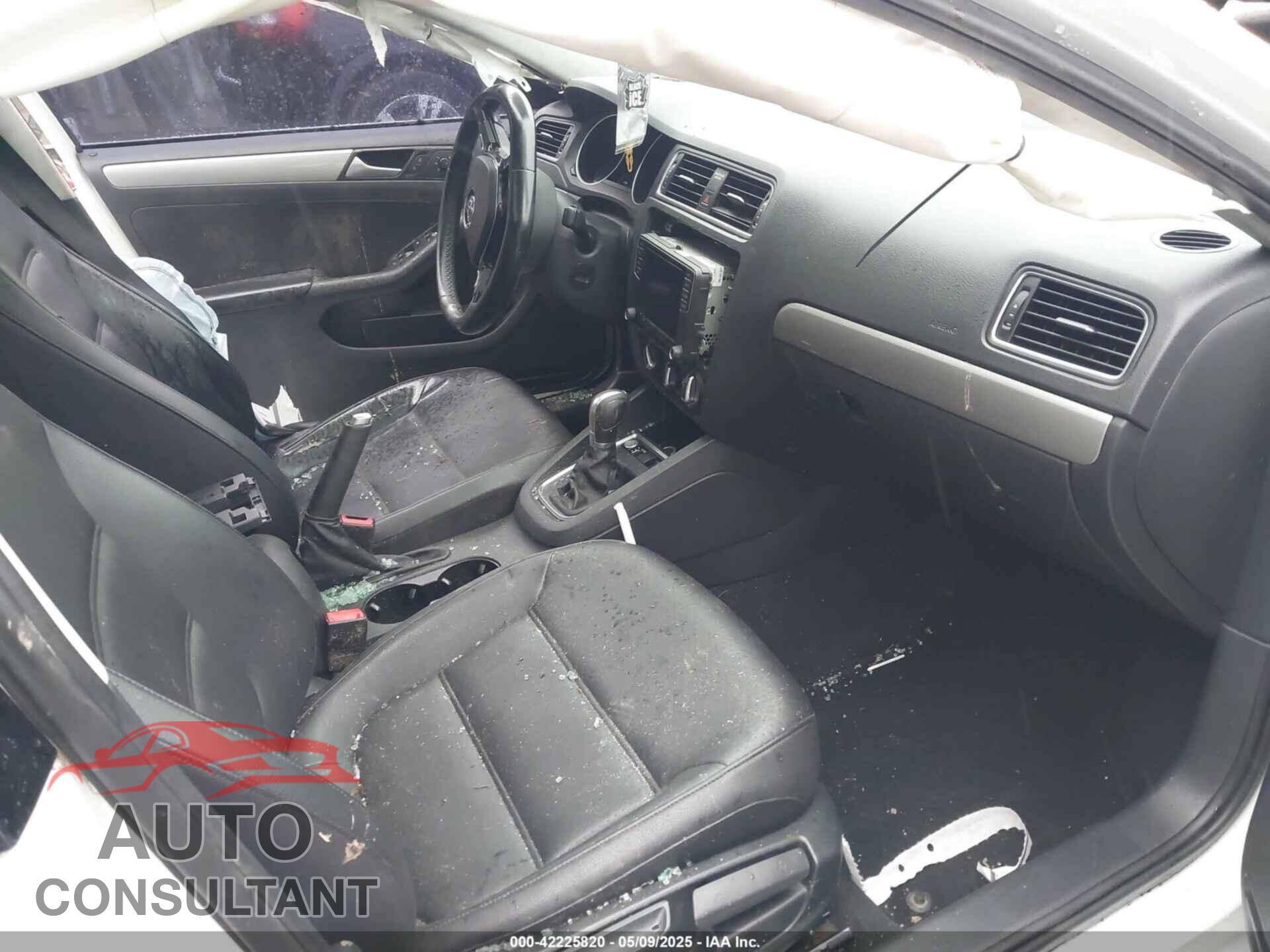 VOLKSWAGEN JETTA 2017 - 3VWDB7AJ2HM349937