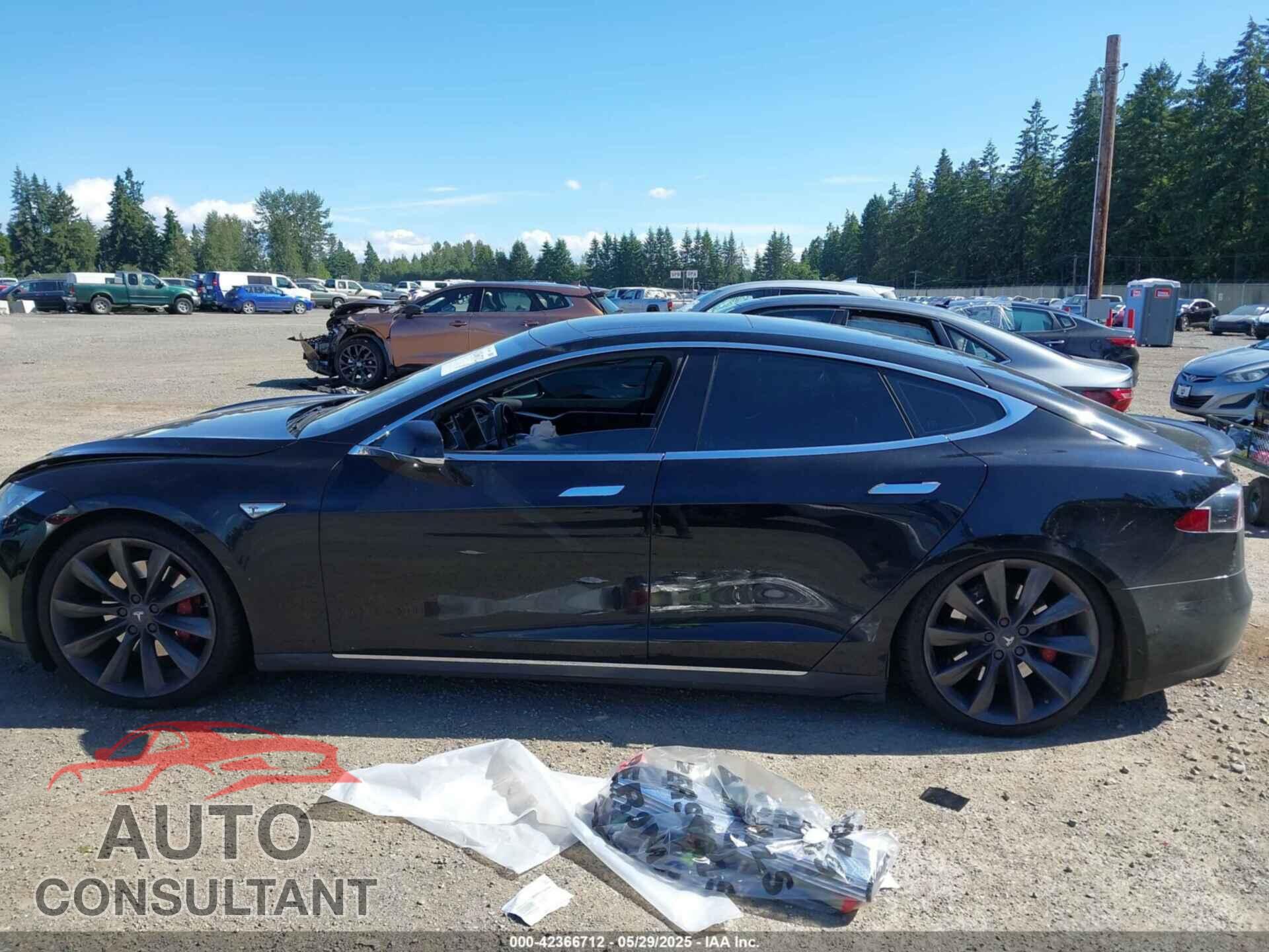 TESLA MODEL S 2015 - 5YJSA4H40FF096551