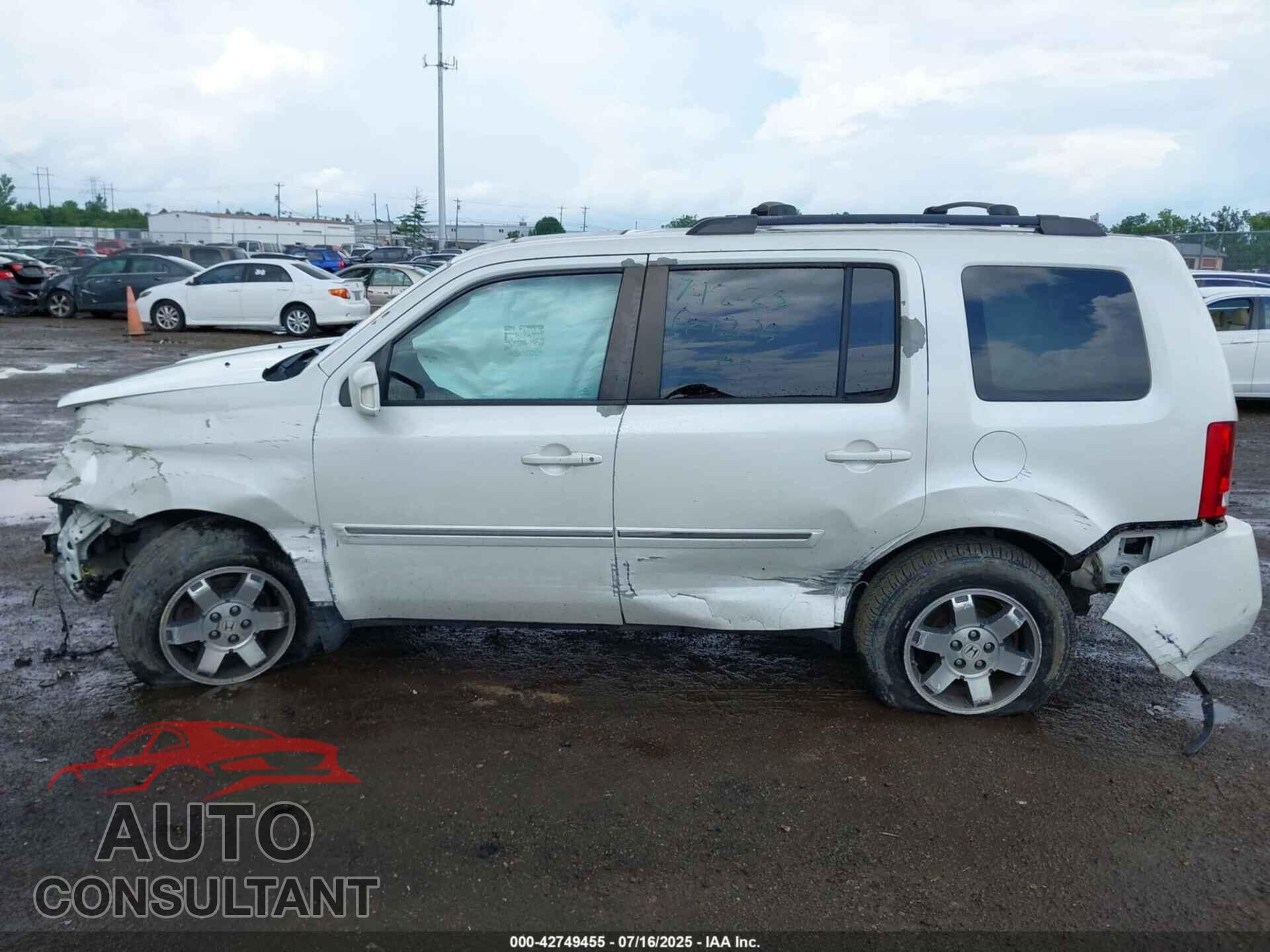 HONDA PILOT 2011 - 5FNYF4H94BB026309