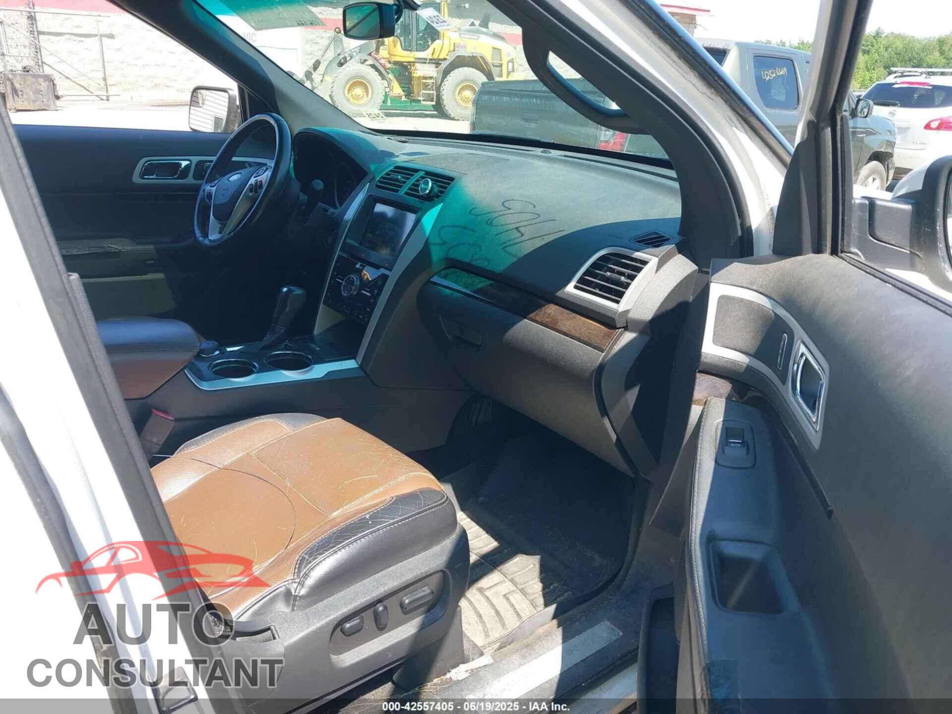 FORD EXPLORER 2011 - 1FMHK8F84BGA54528