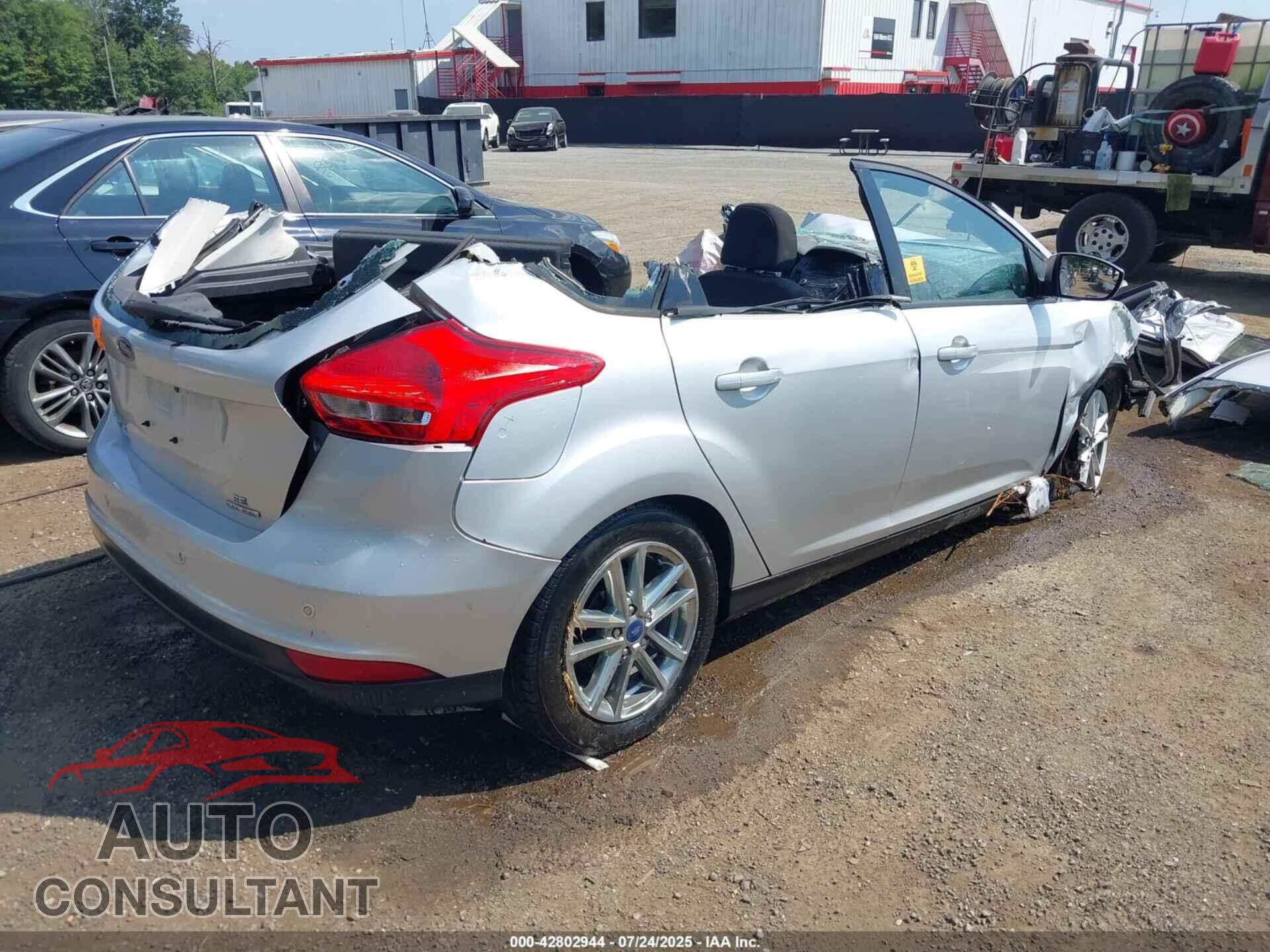 FORD FOCUS 2015 - 1FADP3K21FL294857
