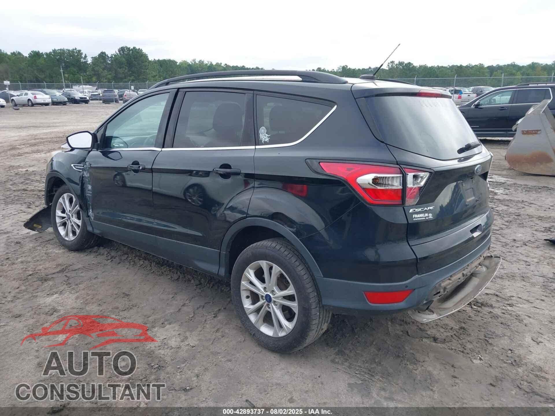 FORD ESCAPE 2017 - 1FMCU0GD3HUB48928