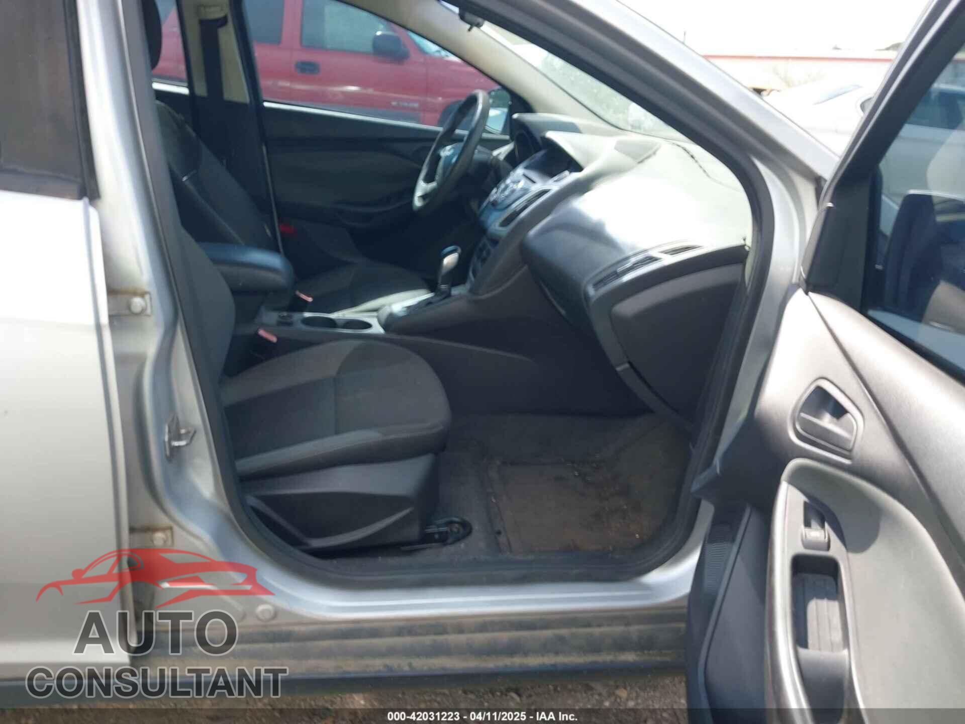 FORD FOCUS 2012 - 1FAHP3F22CL115877