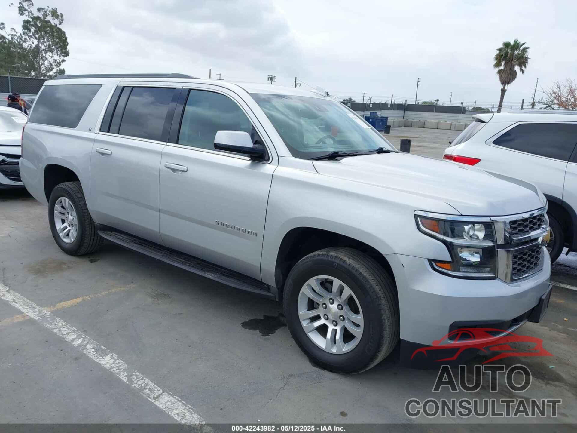 CHEVROLET SUBURBAN 2019 - 1GNSCHKC8KR172885
