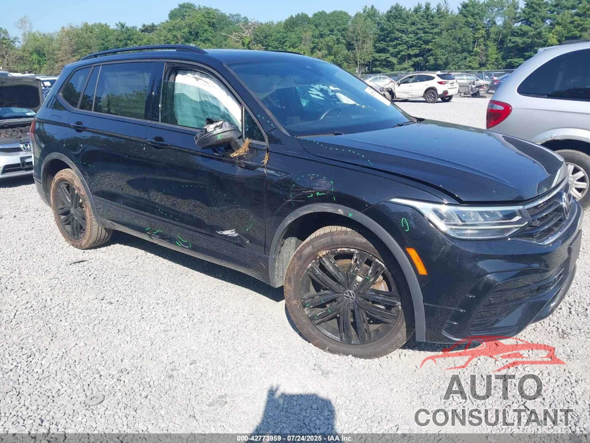 VOLKSWAGEN TIGUAN 2022 - 3VV8B7AX3NM122441