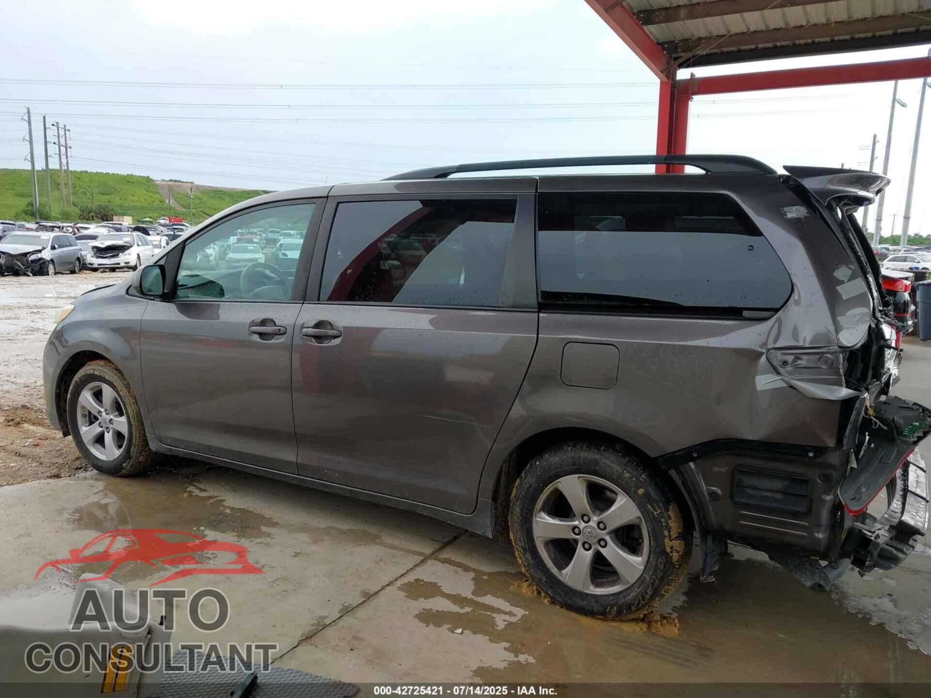 TOYOTA SIENNA 2013 - 5TDKK3DC8DS388073