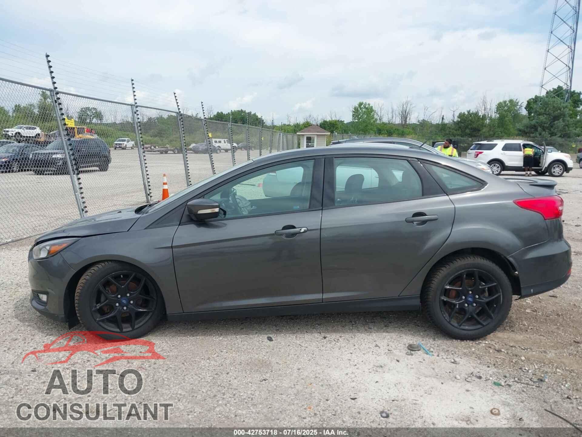 FORD FOCUS 2015 - 1FADP3F24FL377967