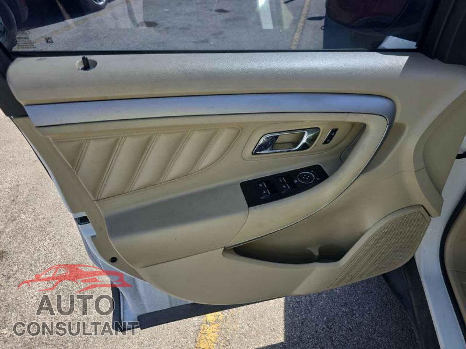 FORD TAURUS 2017 - 1FAHP2D86HG123997