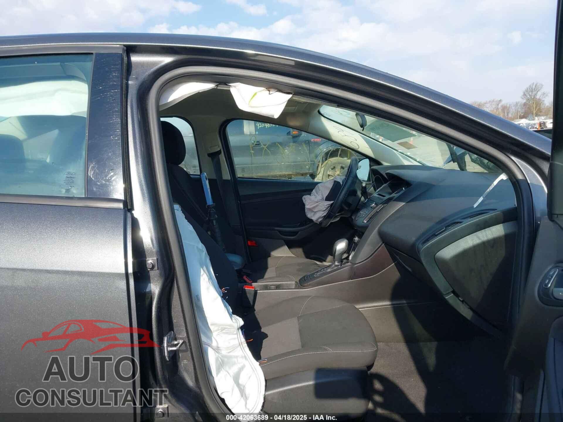 FORD FOCUS 2016 - 1FADP3F22GL350882