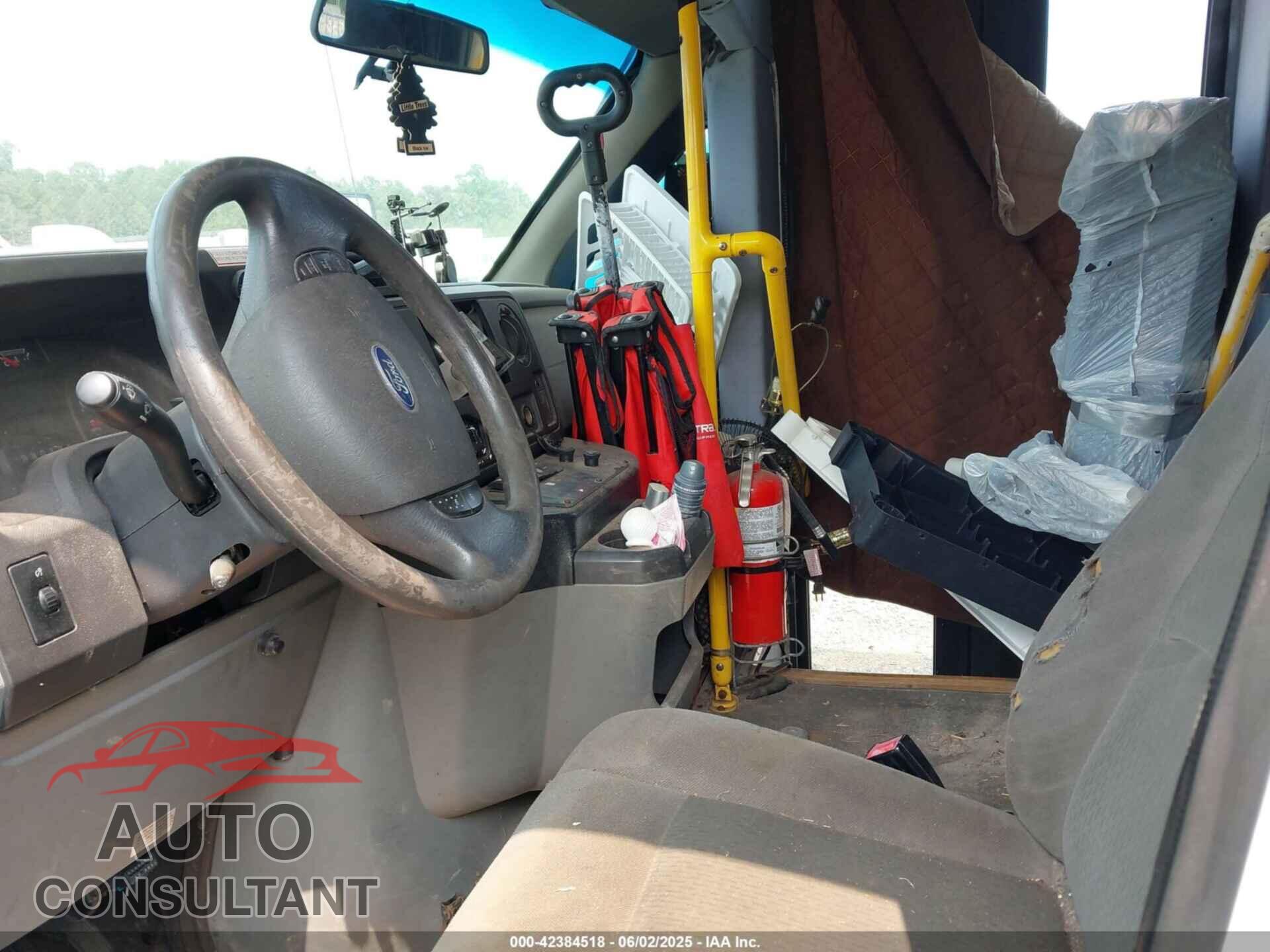 FORD E-350 CUTAWAY 2013 - 1FDEE3FL1DDB32902