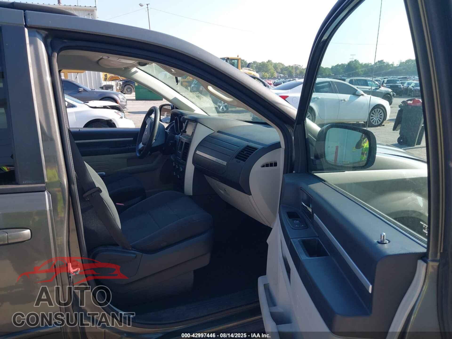 DODGE GRAND CARAVAN 2010 - 2D4RN4DE1AR339799