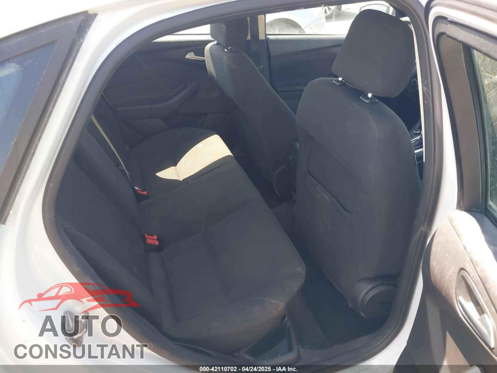 FORD FOCUS 2017 - 1FADP3F24HL232527