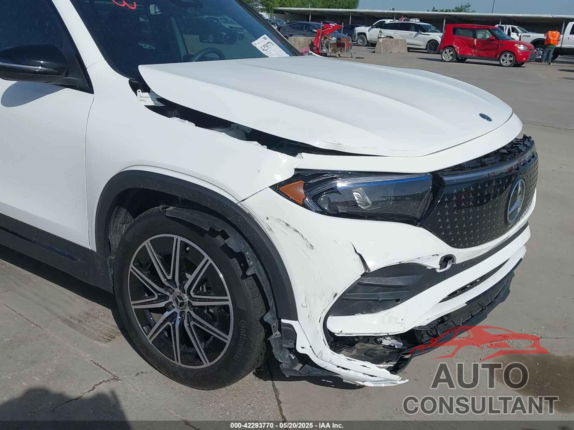MERCEDES-BENZ EQB 300 SUV 2024 - W1N9M0KB8RN104156