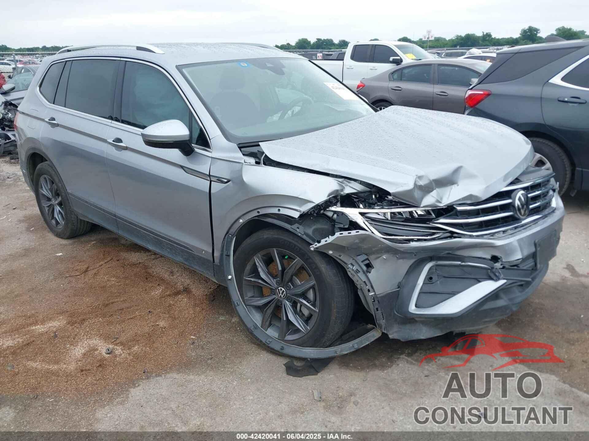 VOLKSWAGEN TIGUAN 2022 - 3VV3B7AX9NM174568
