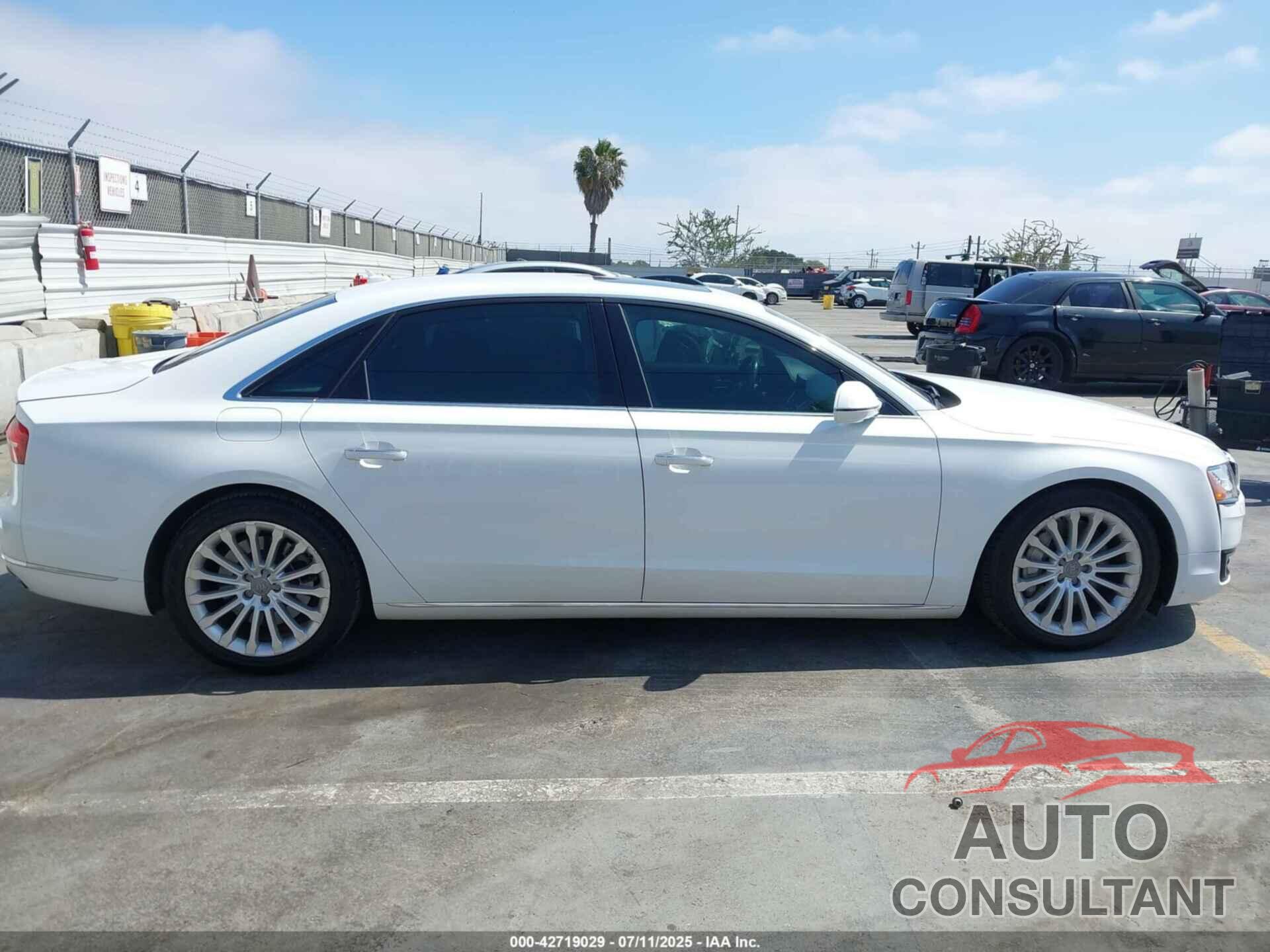AUDI A8 L 2015 - WAU32AFD0FN007028