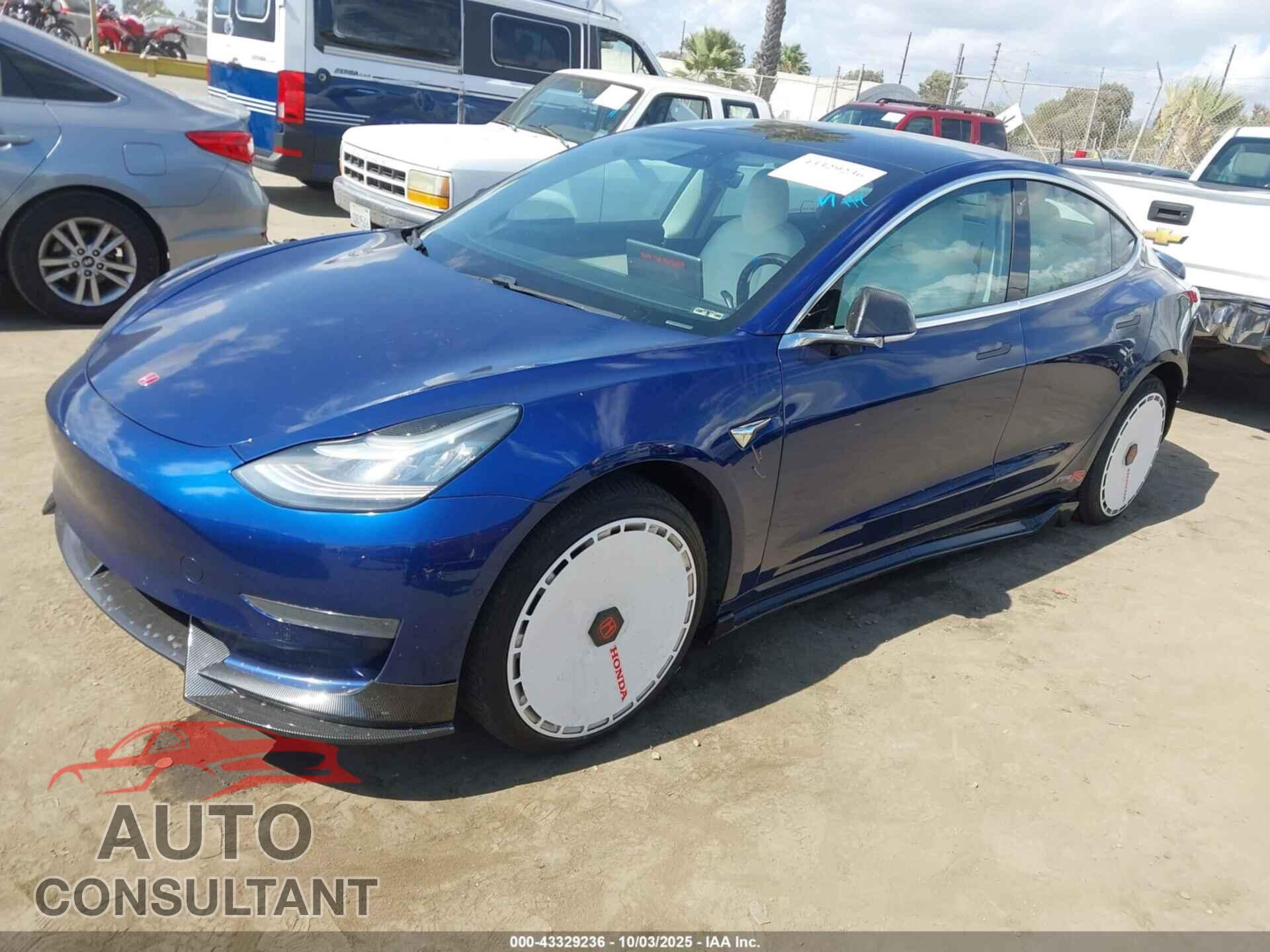 TESLA MODEL 3 2019 - 5YJ3E1EA3KF543093