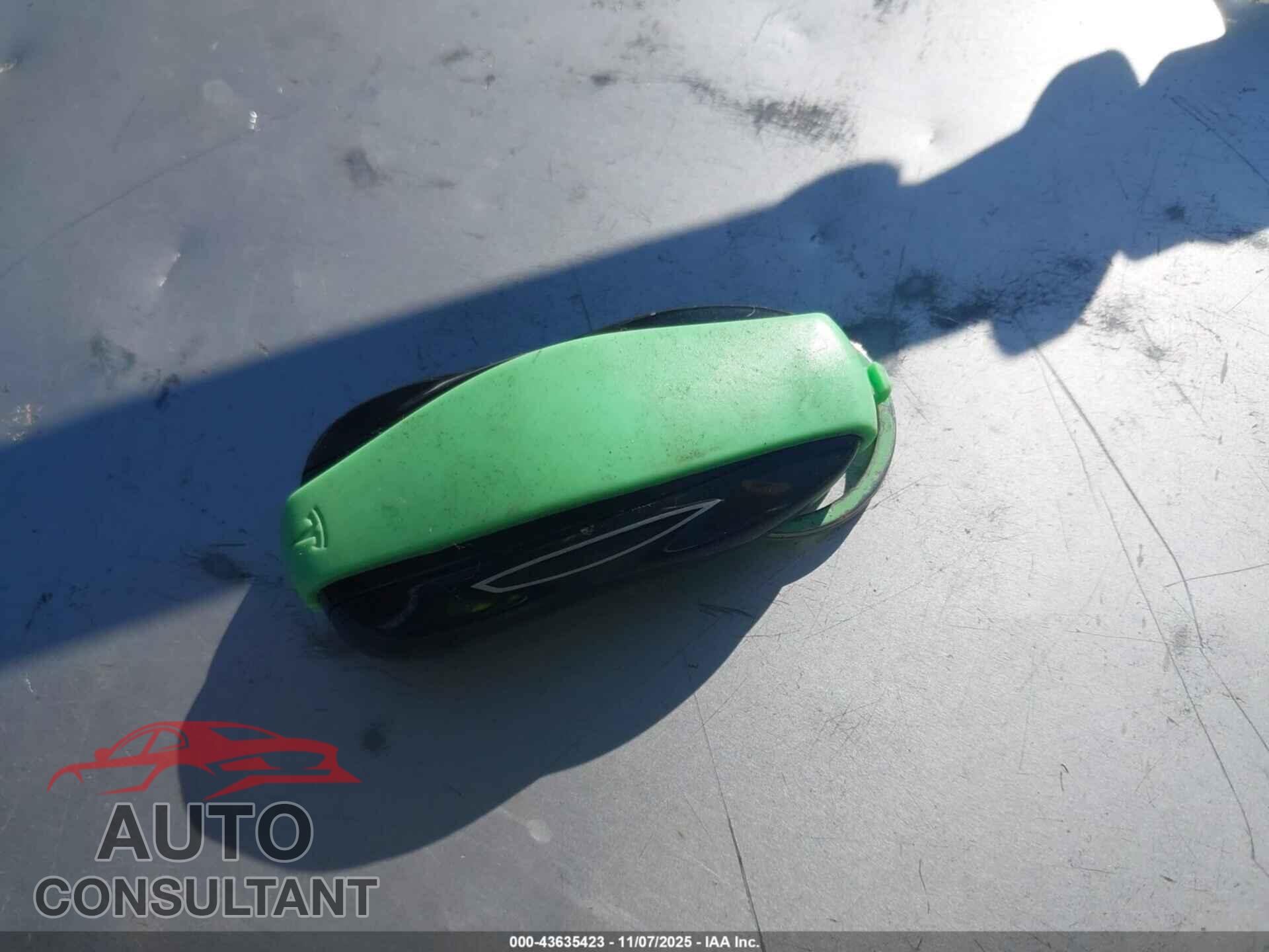 TESLA MODEL S 2015 - 5YJSA1S1XFFP77006