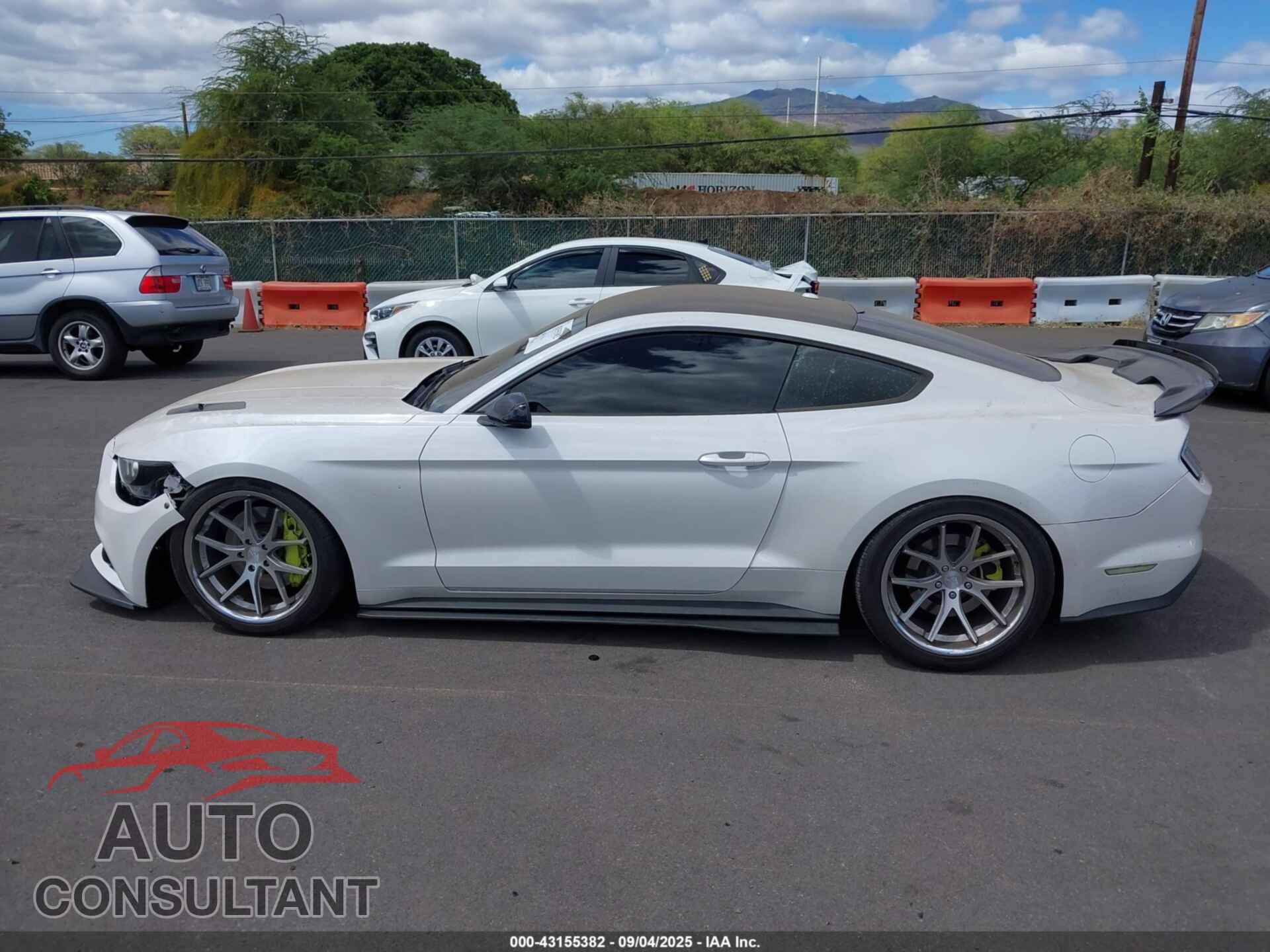 FORD MUSTANG 2017 - 1FA6P8CF6H5208537