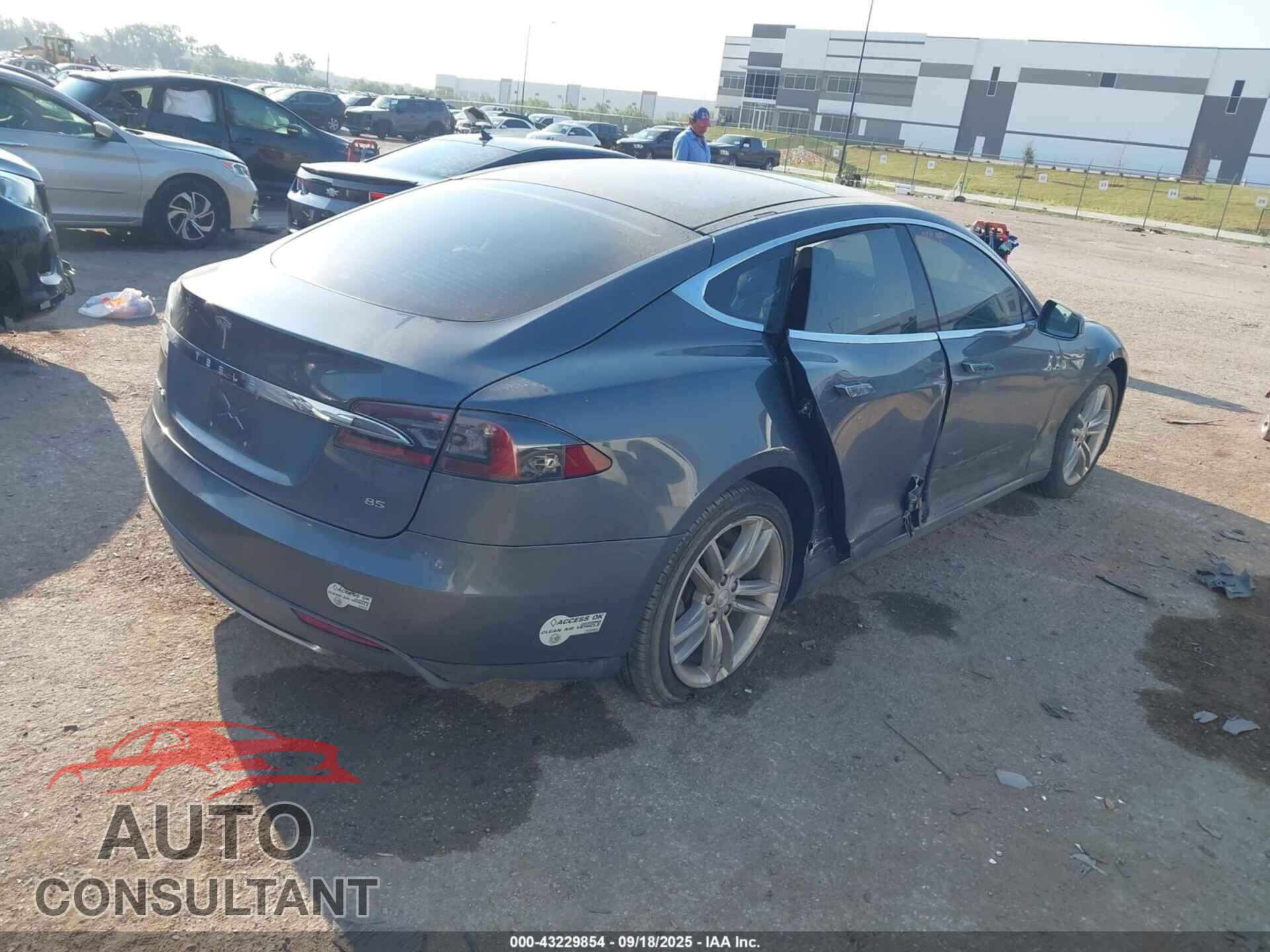 TESLA MODEL S 2014 - 5YJSA1H18EFP48576