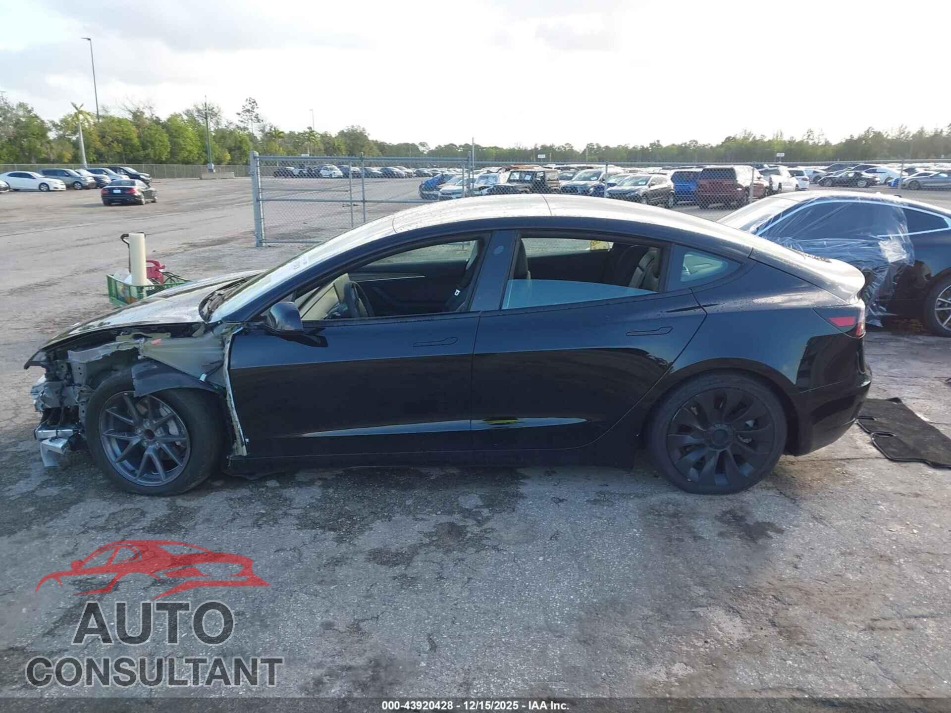 TESLA MODEL 3 2023 - 5YJ3E1EA1PF452573