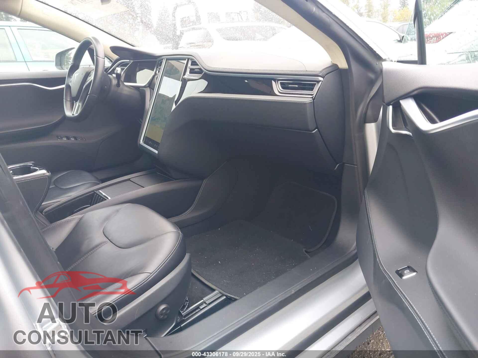 TESLA MODEL S 2013 - 5YJSA1CG1DFP27448