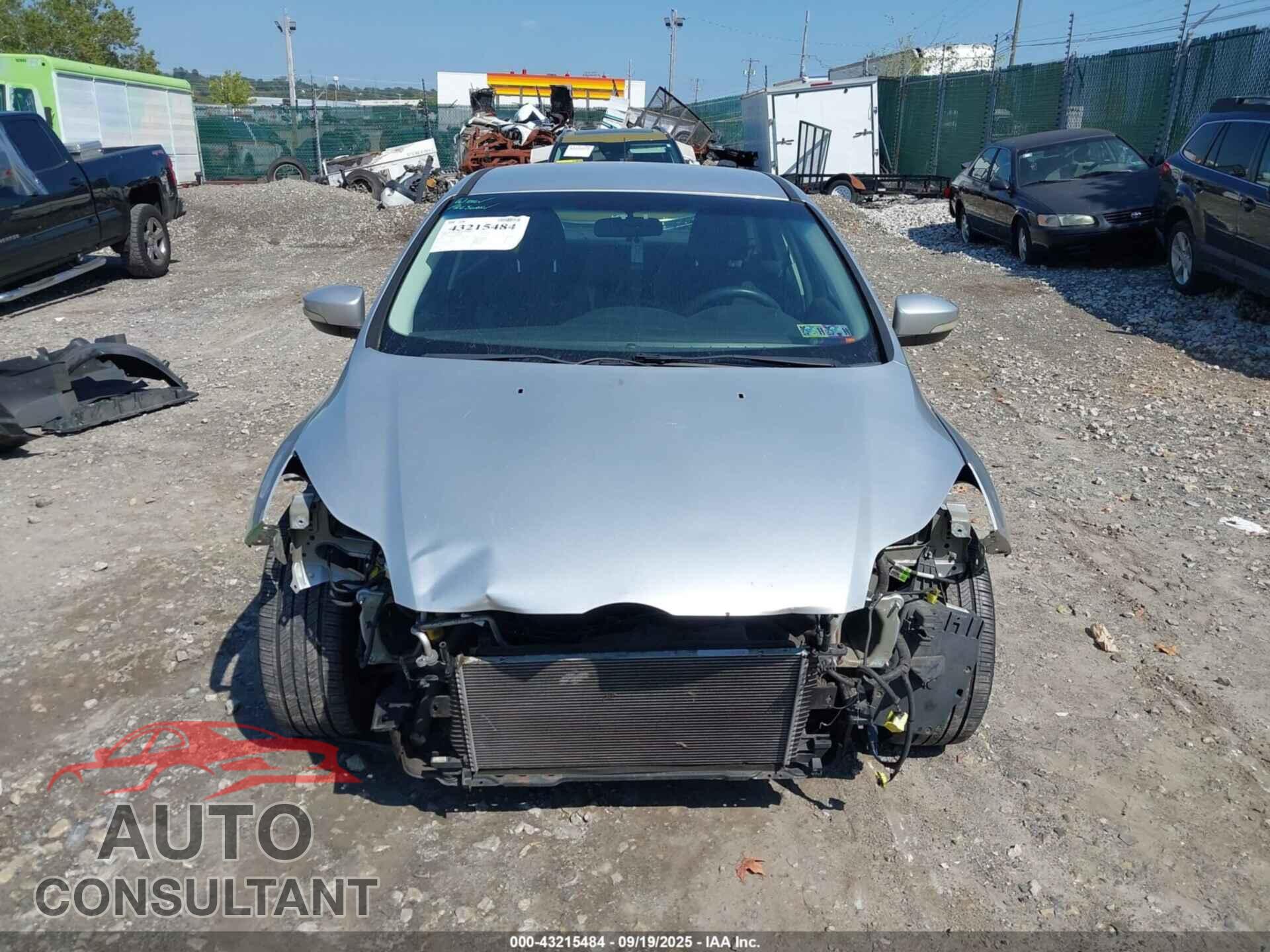 FORD FOCUS 2014 - 1FADP3F2XEL114476