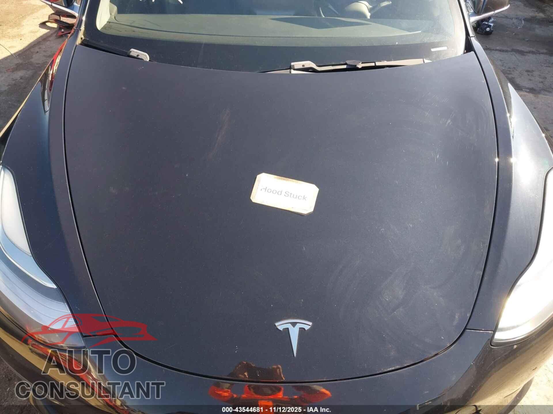 TESLA MODEL 3 2018 - 5YJ3E1EB8JF070525